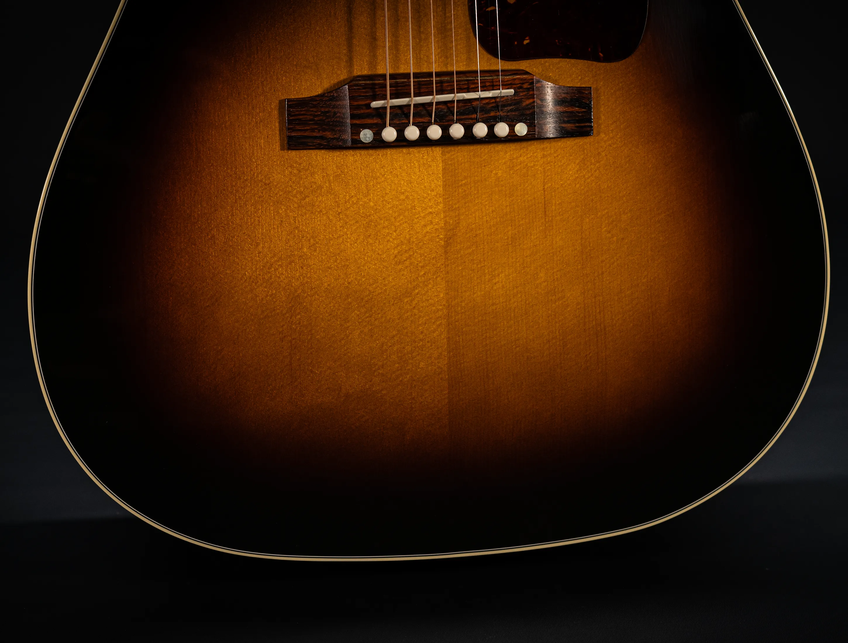 Show gallery (23 images) a170023 Gibson J-45 Standard - Vintage Sunburst