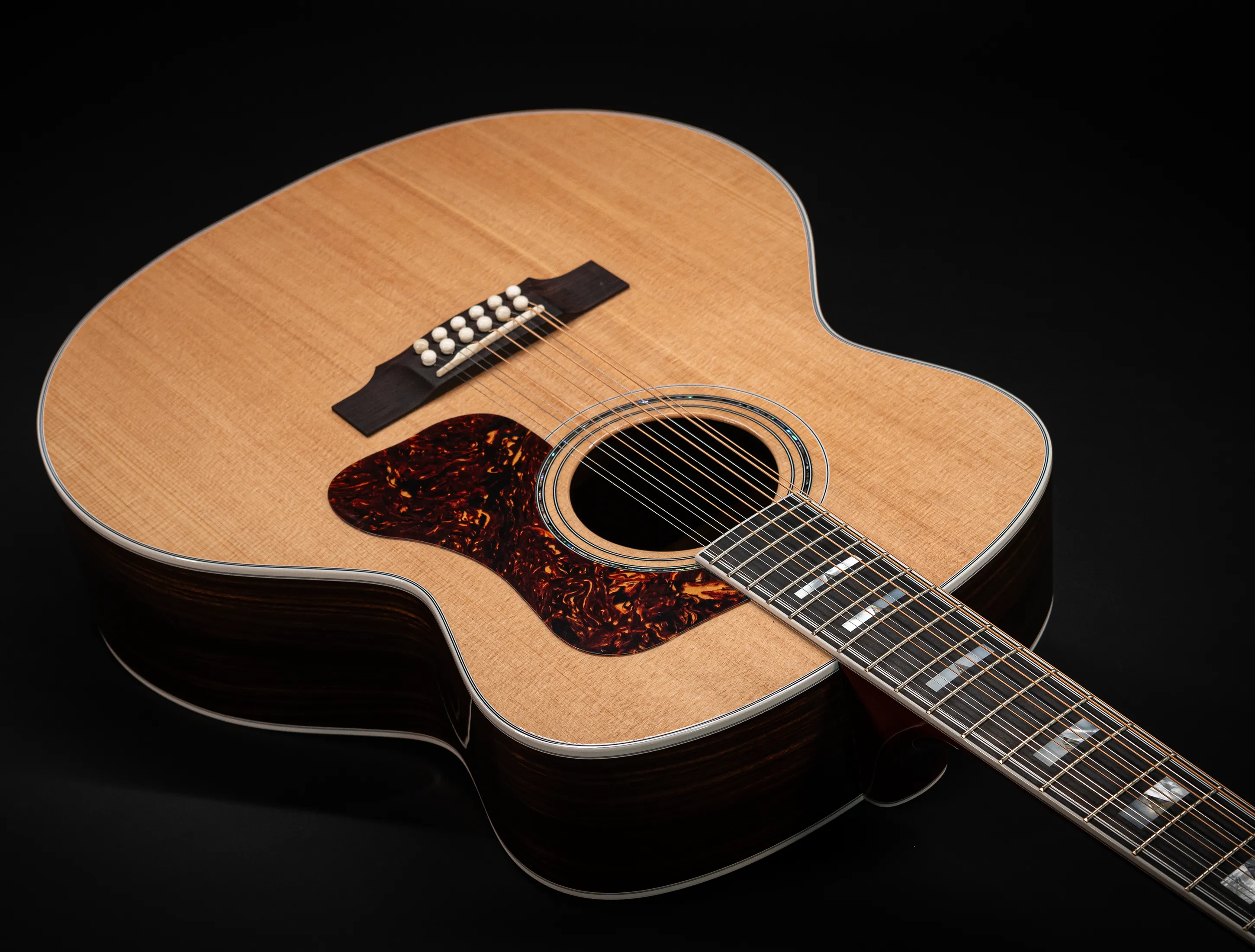 Galerie anzeigen (24 Bilder) a162406 Guild F-512 Natural USA
