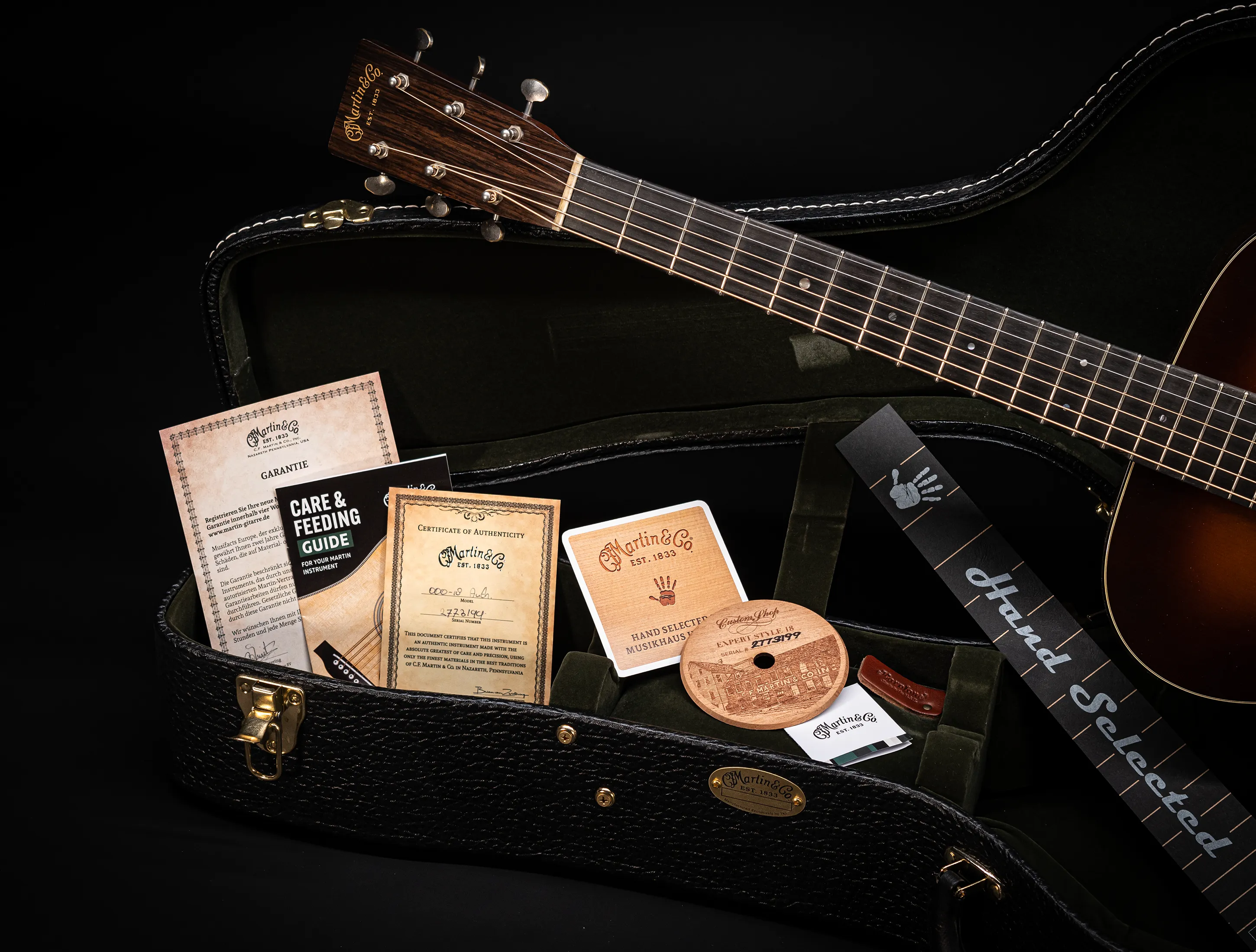 Show gallery (32 images) a156484-Martin Custom Shop 000-18 Authentic 1937 Vintage Low Gloss - Ambertone Burst Stage 1 Aging