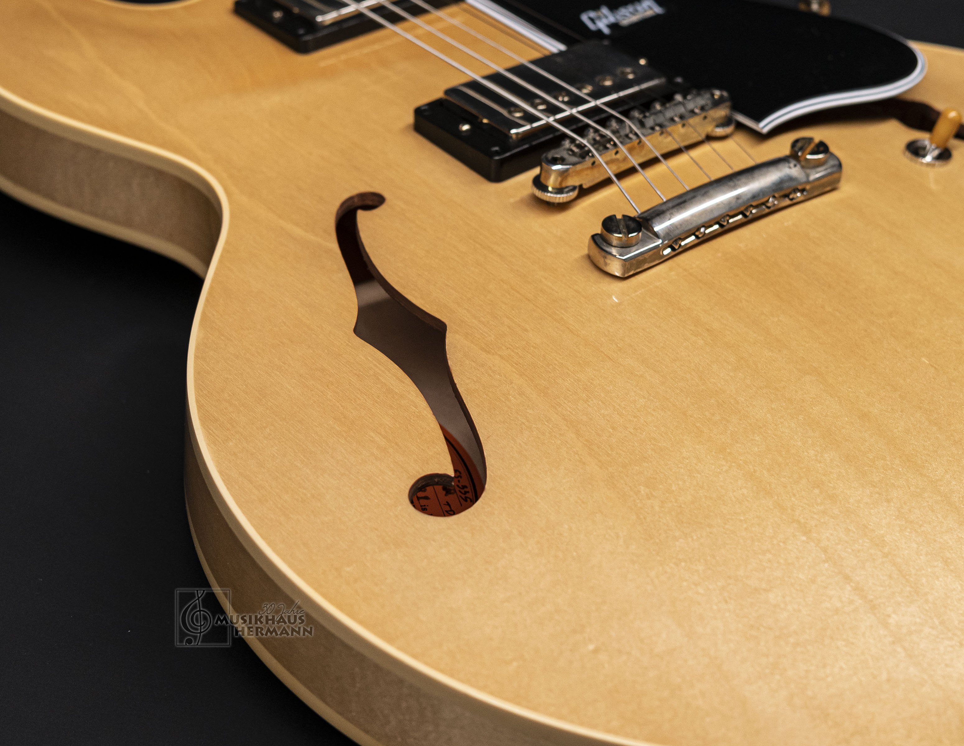 Galerie anzeigen (14 Bilder) a8-2646 gibson-es-335-1959-custom-shop-reissue-vos-vintage-natural