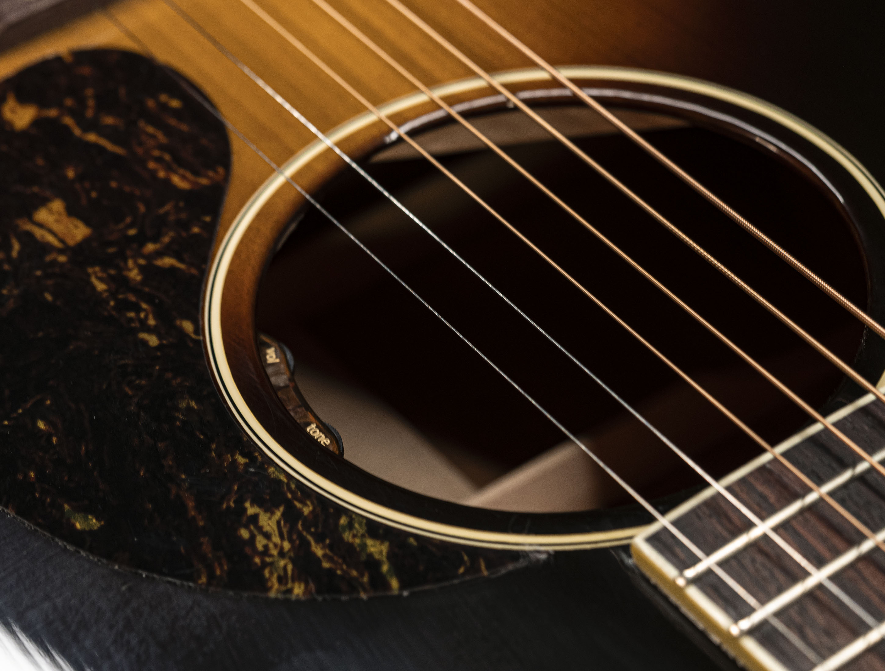 Show gallery (24 images) a119822gibson-nathaniel-rateliff-lg-2-western