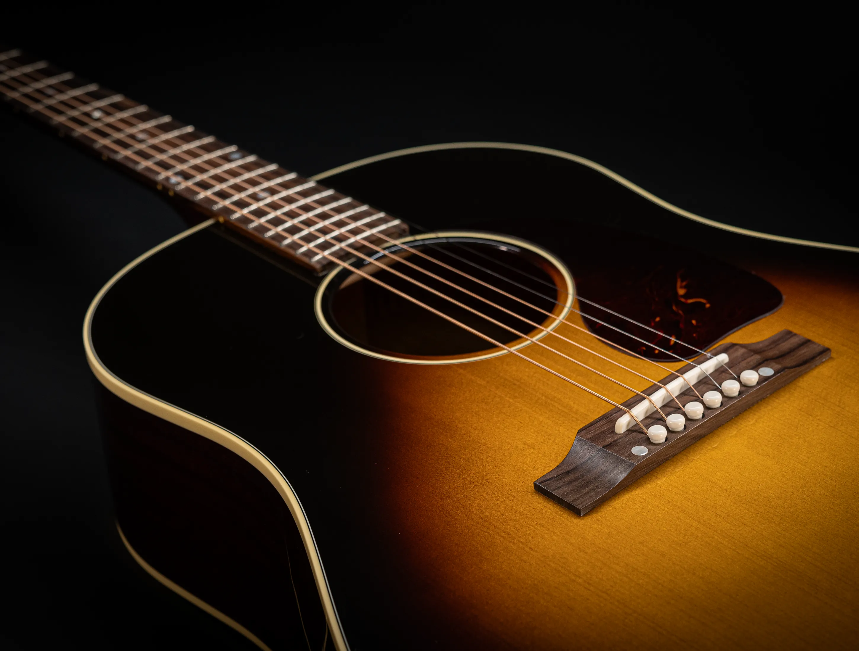 Galerie anzeigen (33 Bilder) a174913-Gibson-J-45-EARLY-50`s-Golden-Era-Custom-Shop-Adirondack-Vintage-Sunburst-