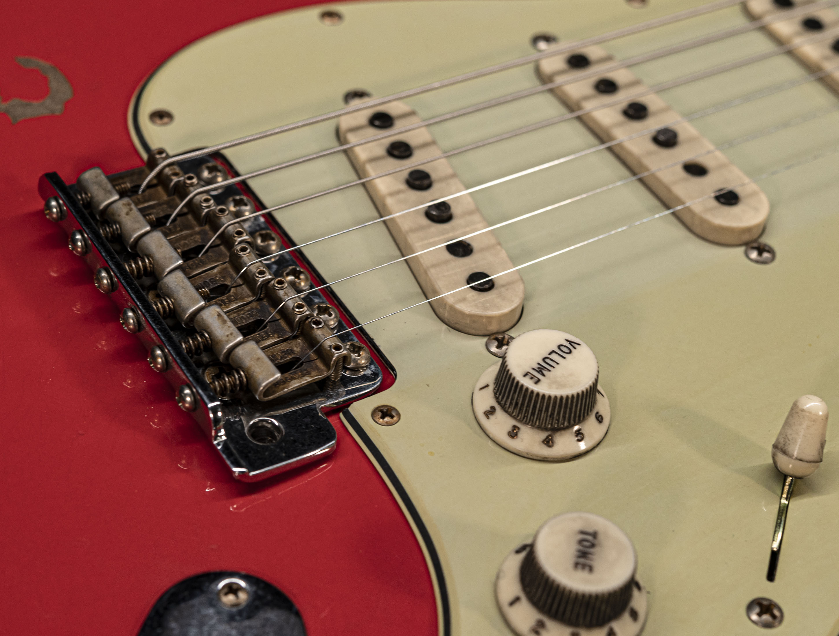 a138523_Fender-Custom-Shop-Michael-Landau-1963-Stratocaster-Fiesta-Red-over-3TSB a138523 fender-custom-shop-michael-landau-1963-stratocaster-fiesta-red-over-3tsb