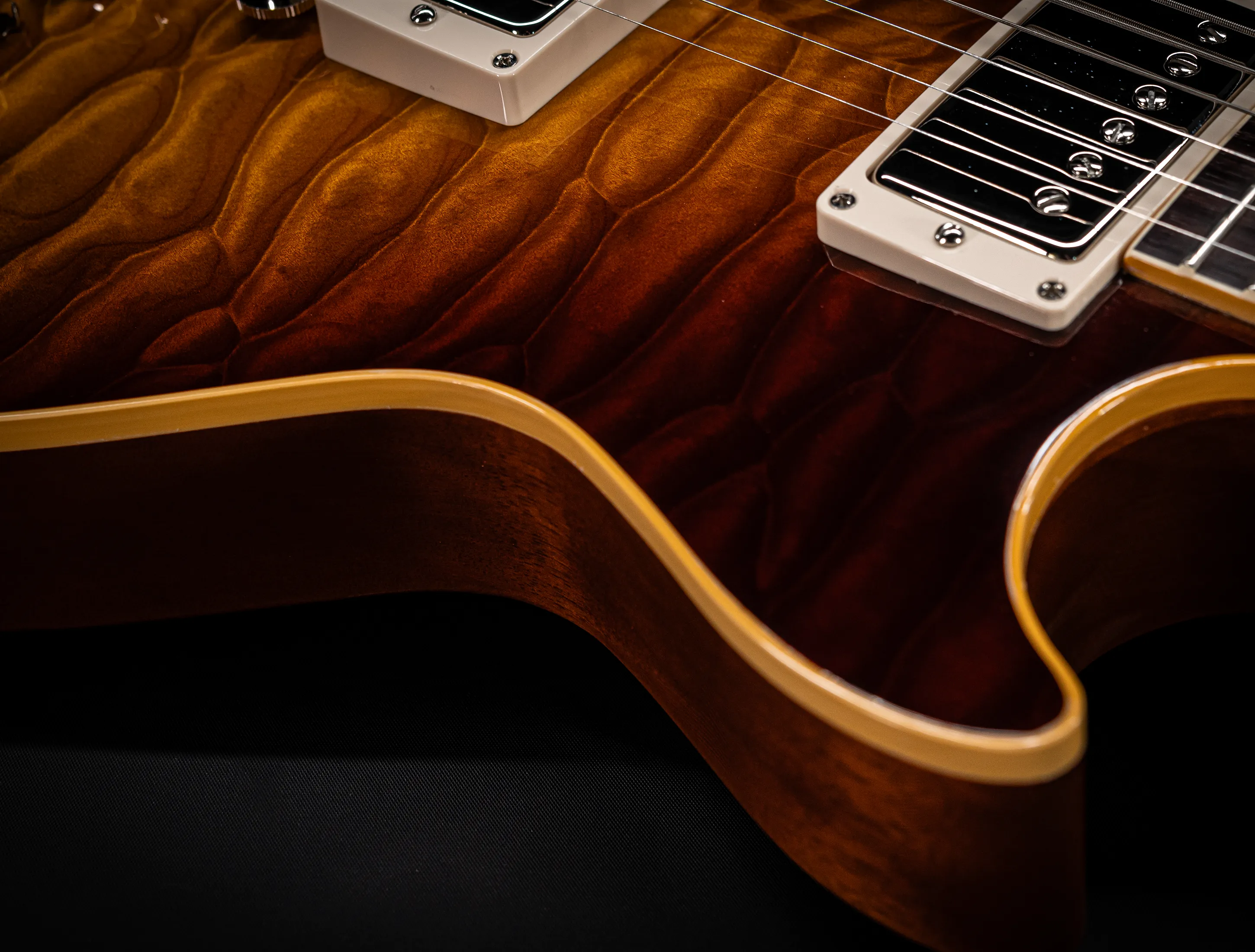 Gibson Les Paul 1959 Reissue ULTRA 5A-Quilt Maple Top - GLOSS "Factory Special"