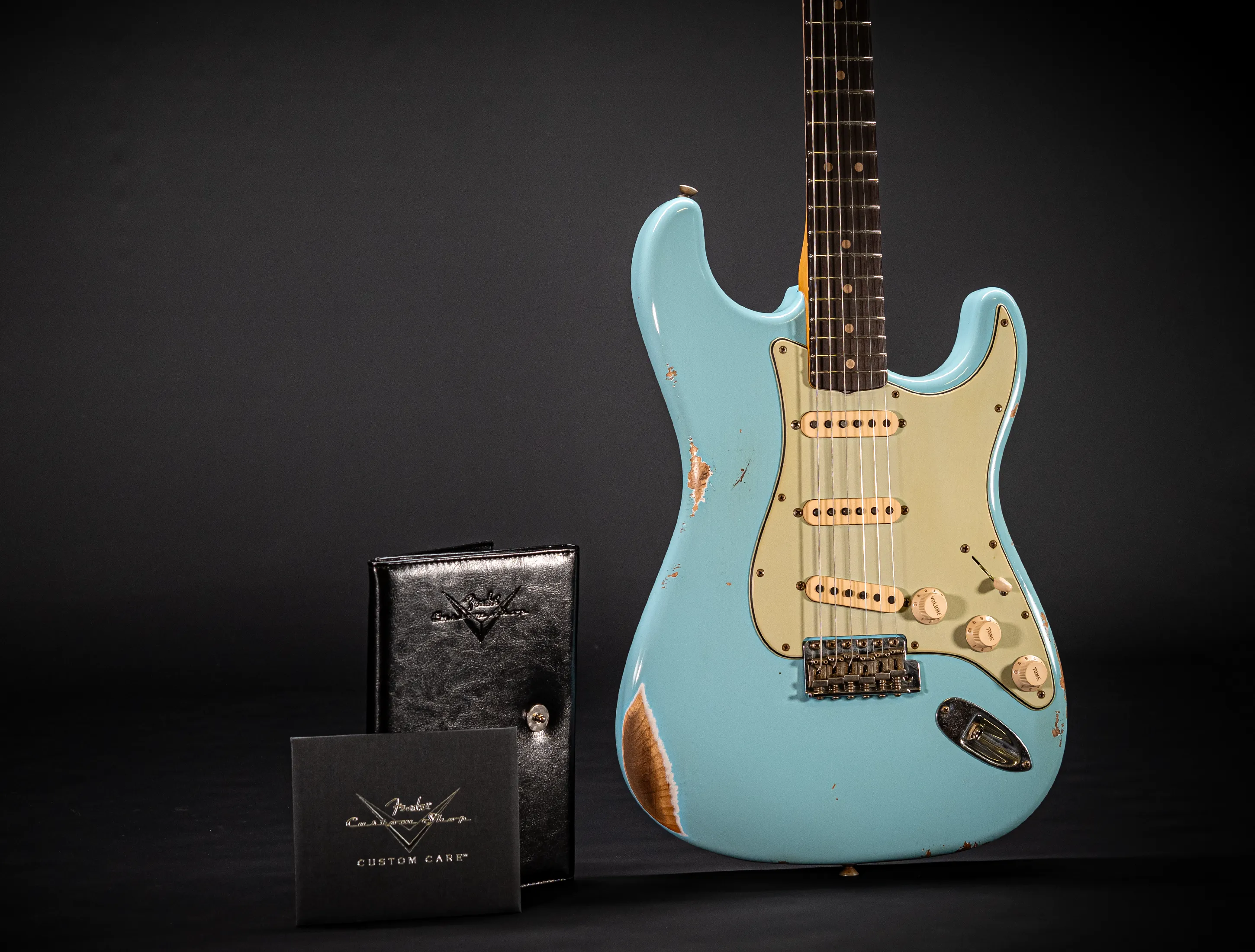 Fender MBD Limited 1963 Stratocaster Relic - Aged Daphne Blue