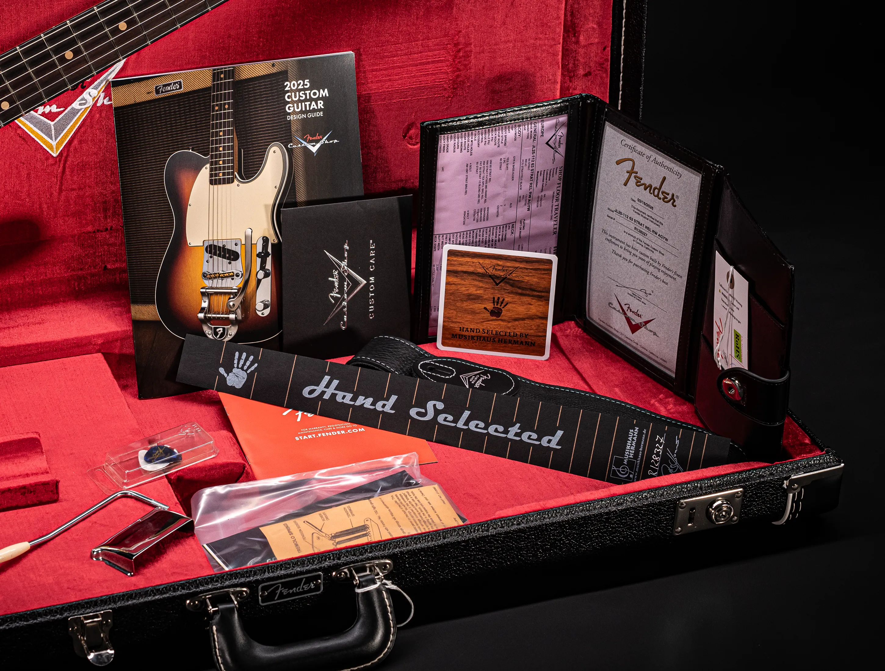 Fender MBD 1963 Stratocaster Between Relic & Heavy Relic - Aged Graffity Yellow