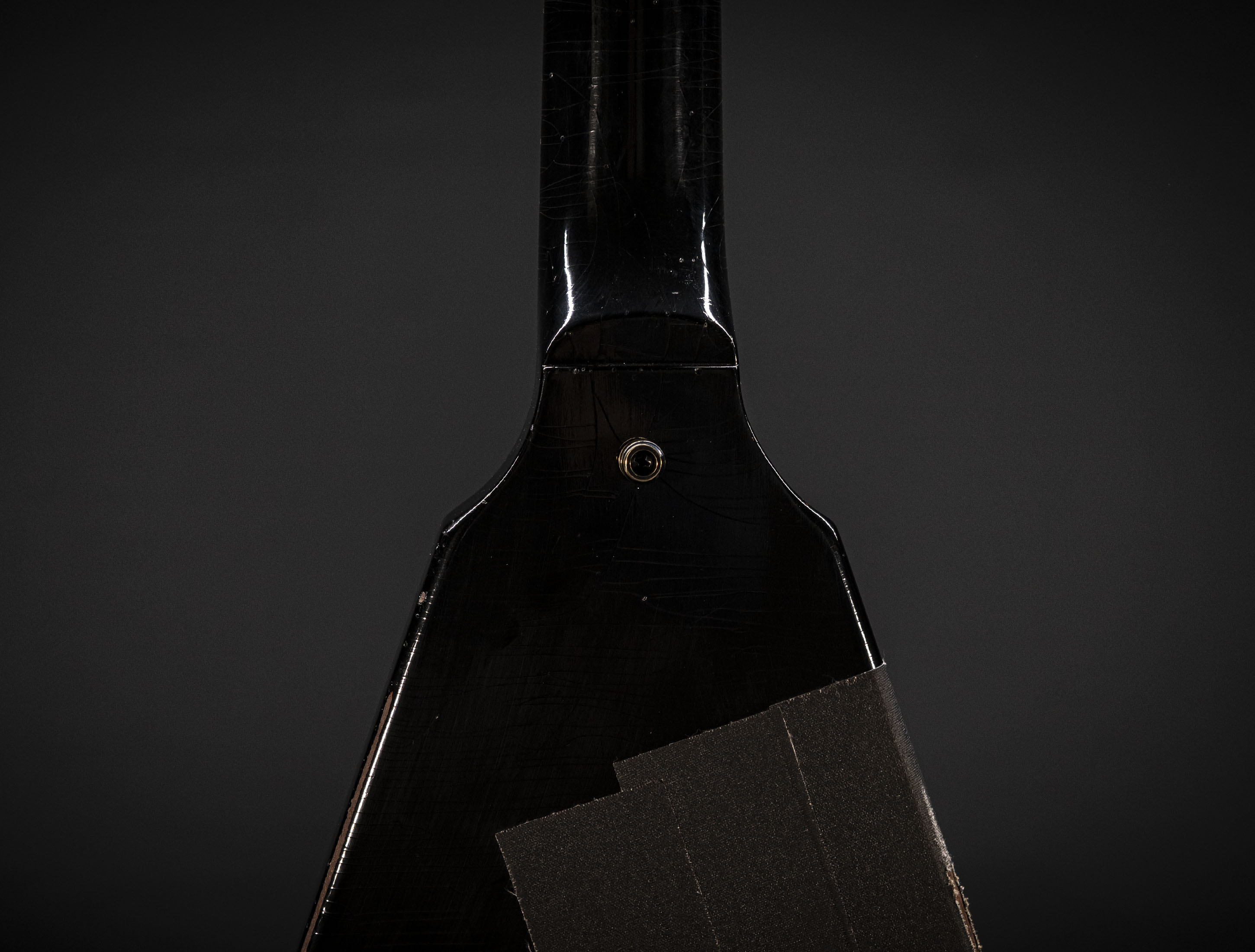 a133630-Gibson-Kirk-Hammett-1979-Flying-V-Ebony a133630-gibson-kirk-hammett-1979-flying-v-ebony