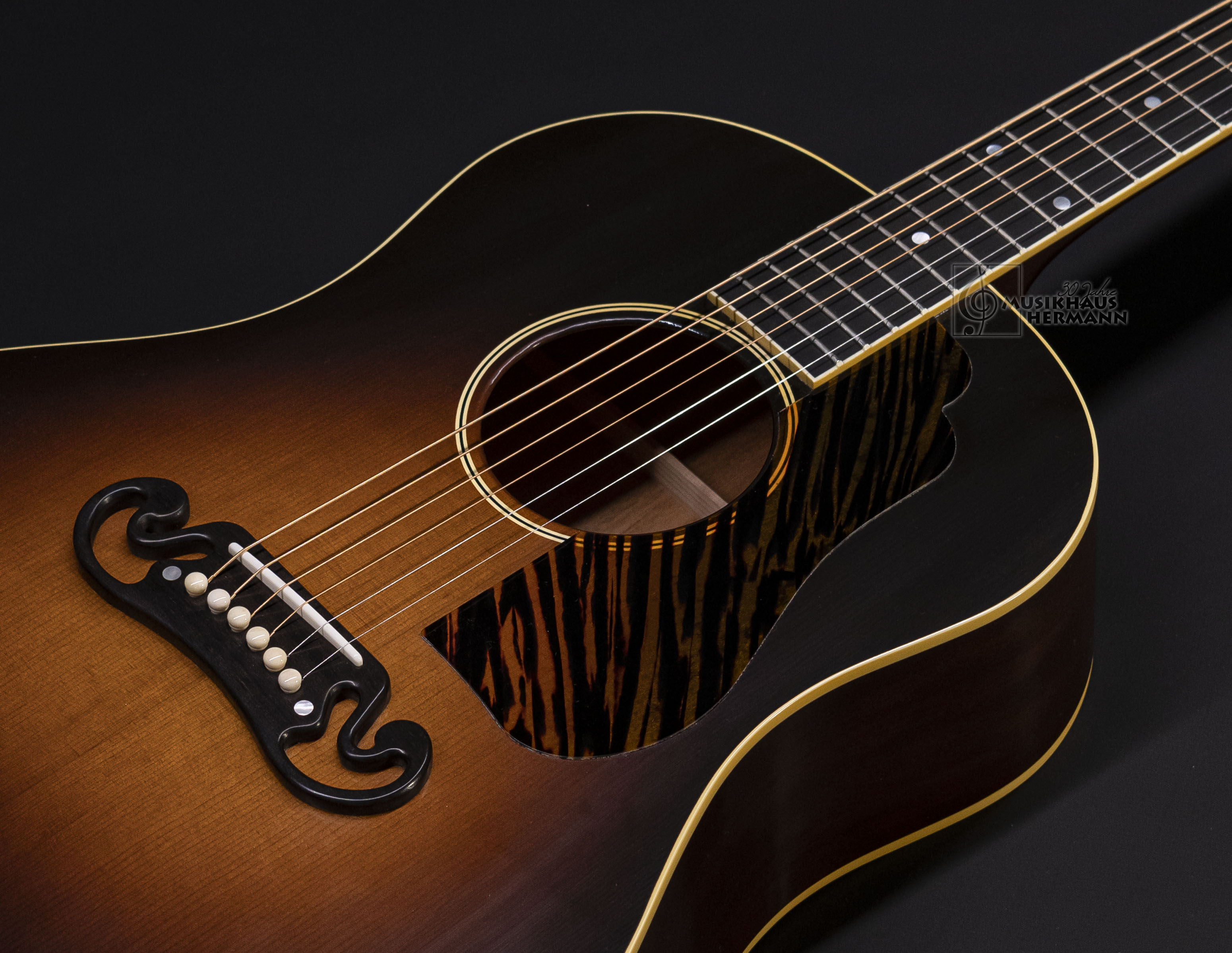 Galerie anzeigen (16 Bilder) a8-8190 gibson-1939-j-55-faded-vintage-sunburst