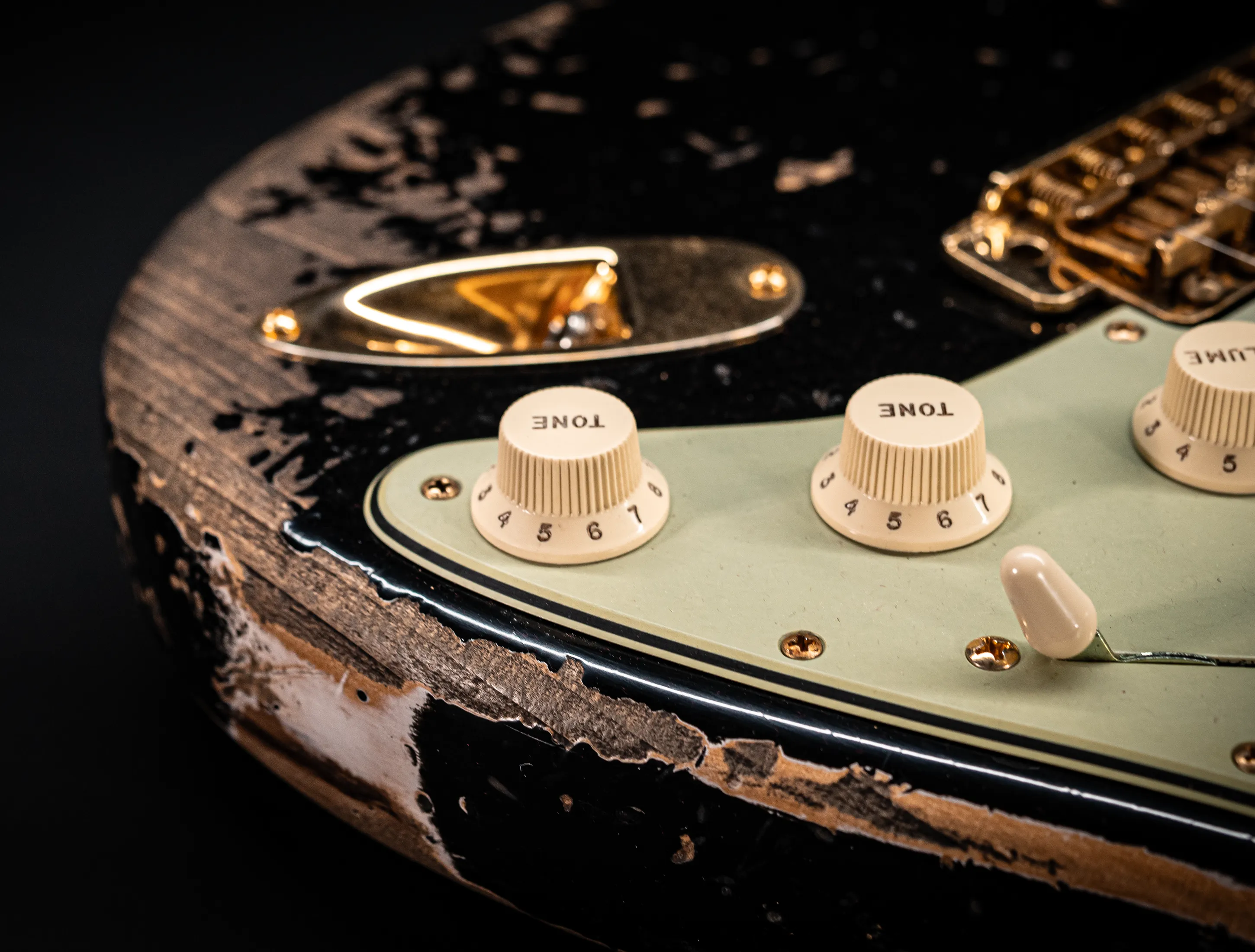 Fender MBD 1963 Stratocaster Super Heavy Relic Black - Gold Hardware