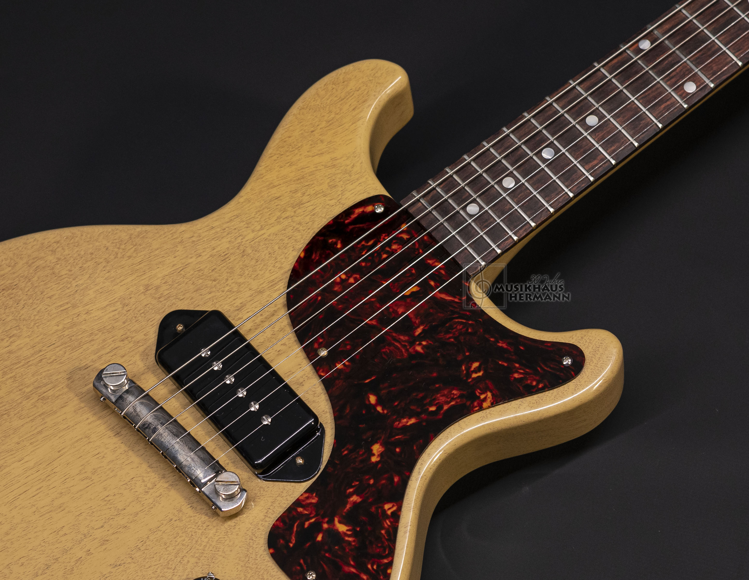 Galerie anzeigen (13 Bilder) a8-4965 gibson-les-paul-junior-1958-double-cut-tv-yellow