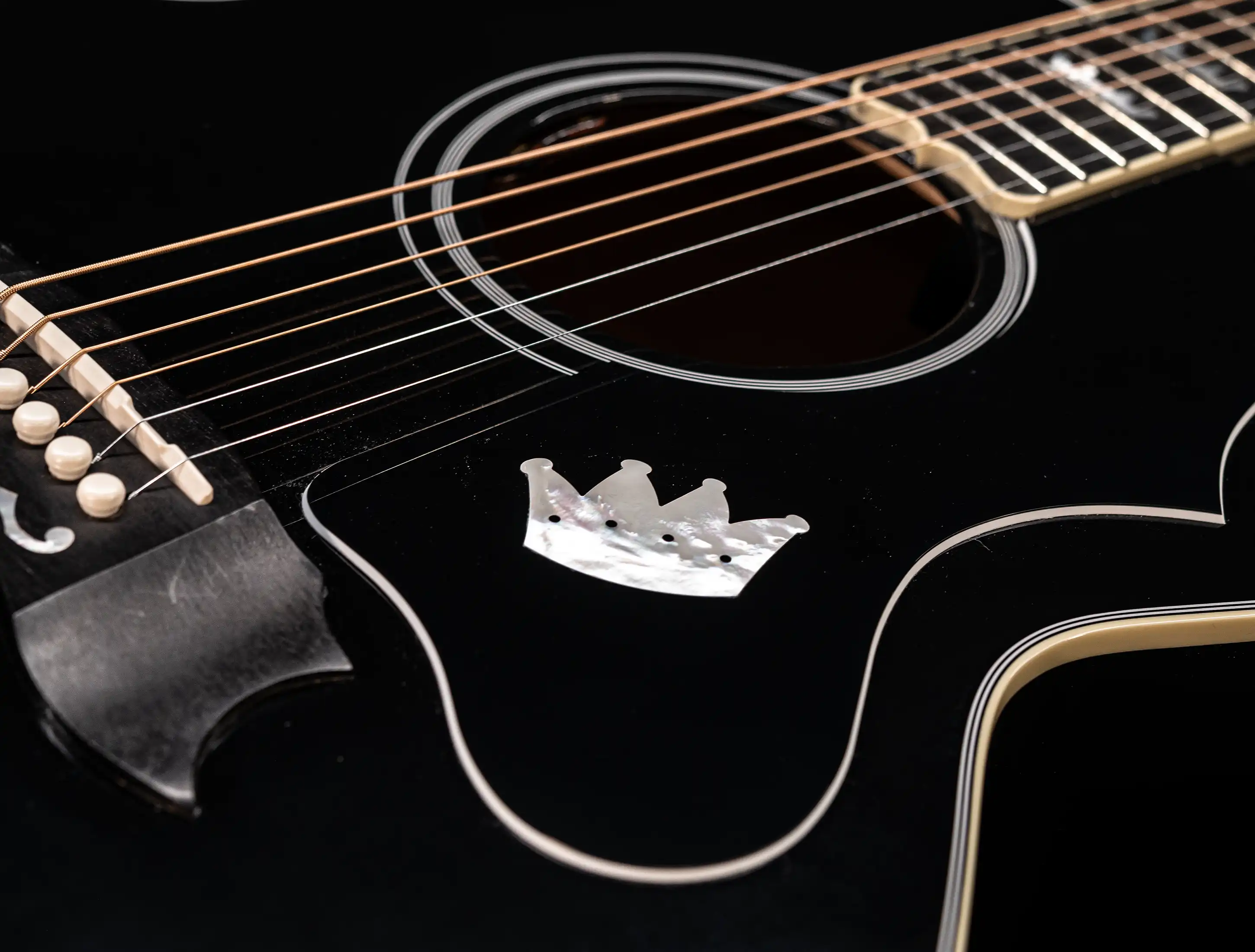 Show gallery (26 images) a154118 Gibson-SJ-200-King-Crown-of-Rock-and-Roll-Custom-Shop