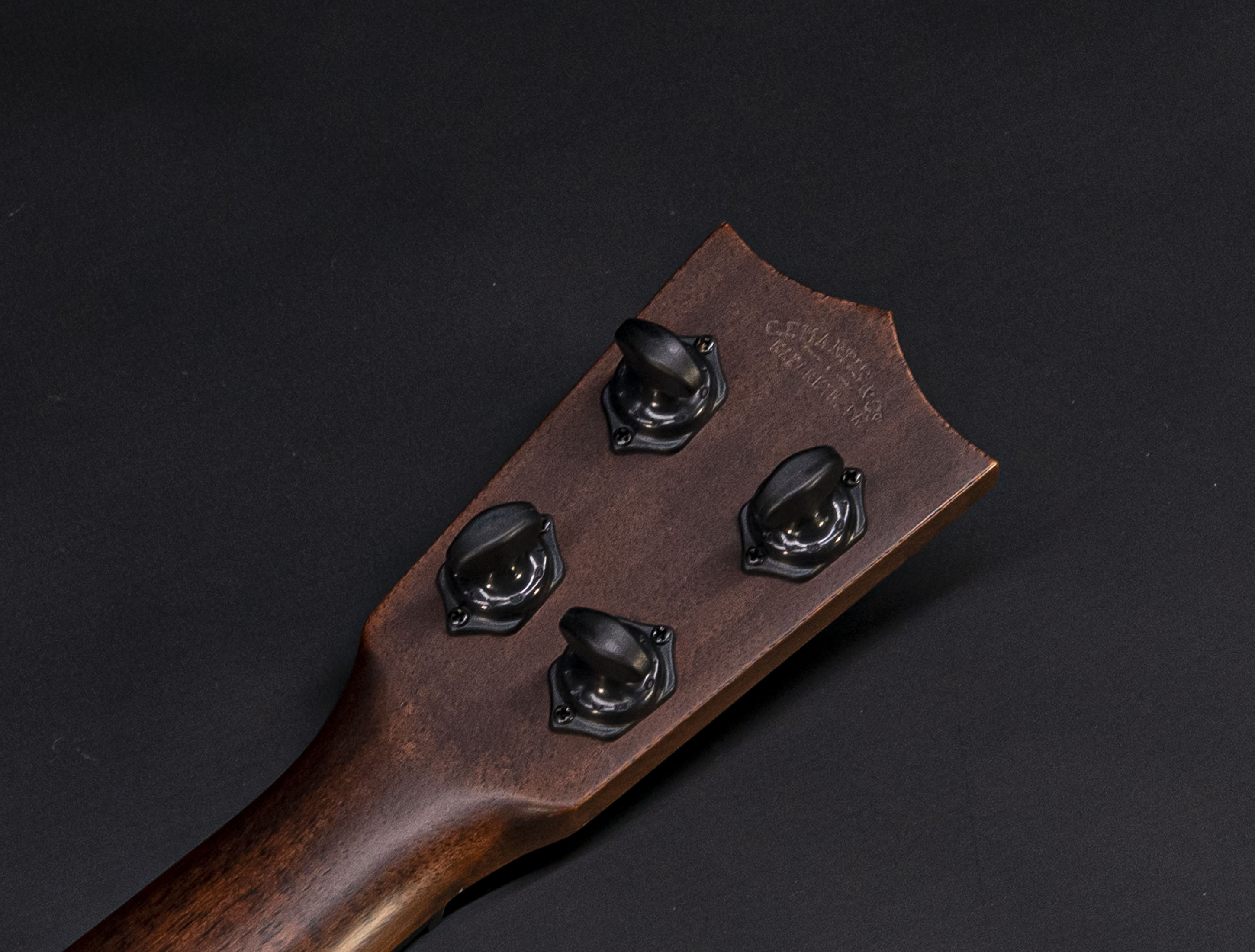 Galerie anzeigen (17 Bilder) a10-8950-martin-concert-fsc-uke-ukulele