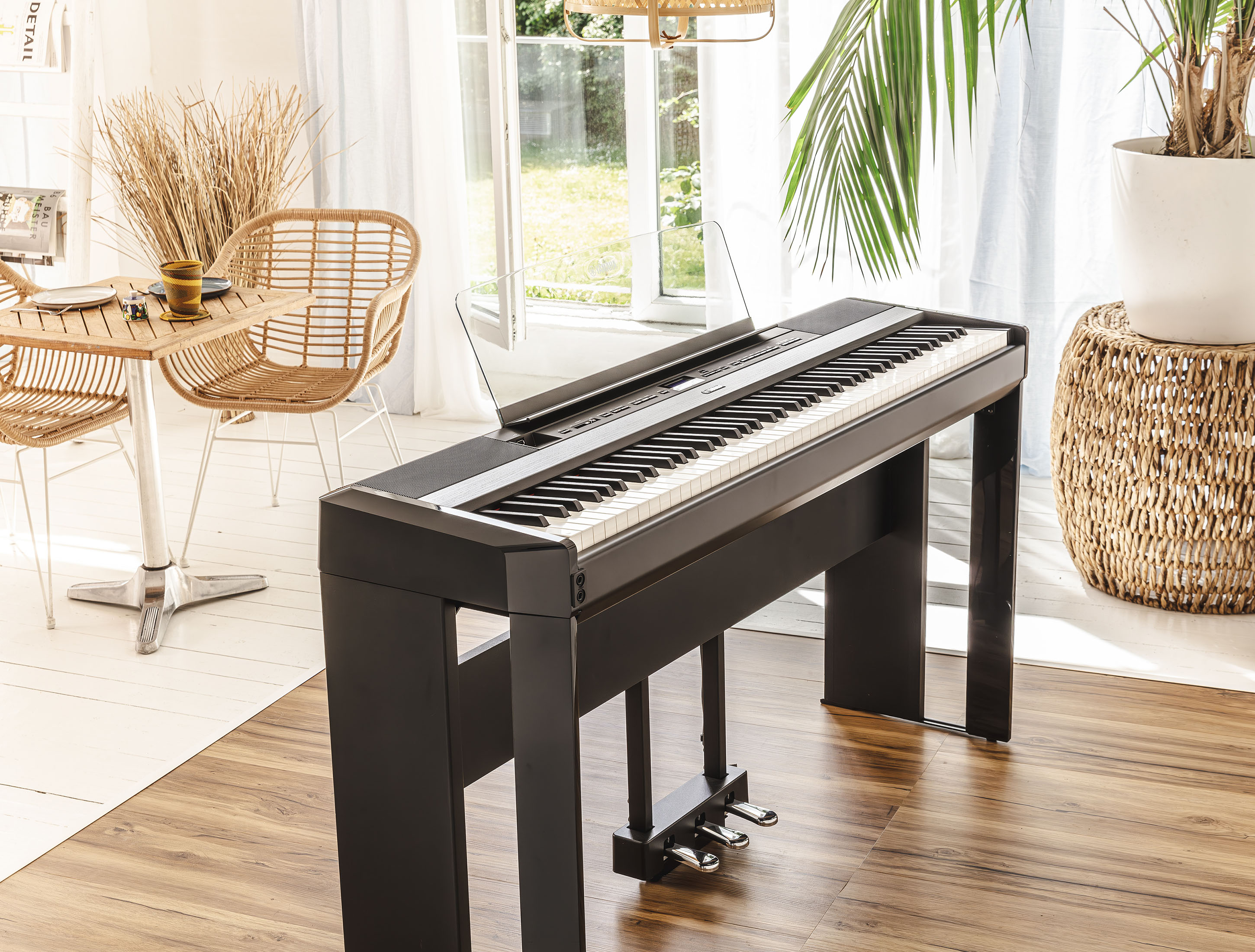 Show gallery (23 images) p525bset-006