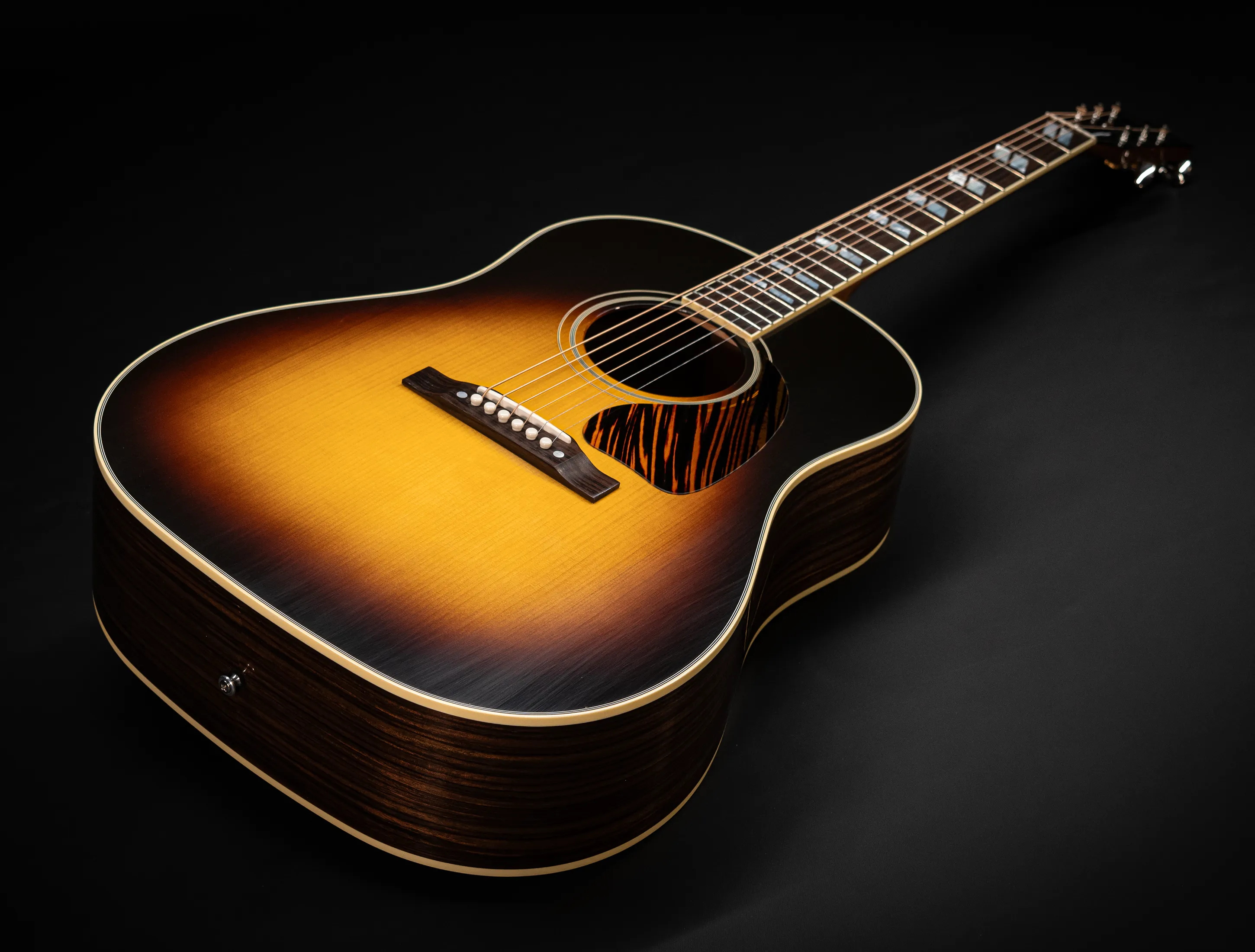 Show gallery (31 images) a161885 Gibson Southern Jumbo Rosewood EARLY 40s Golden Era Custom Shop Adirondack Vintage Sunburst