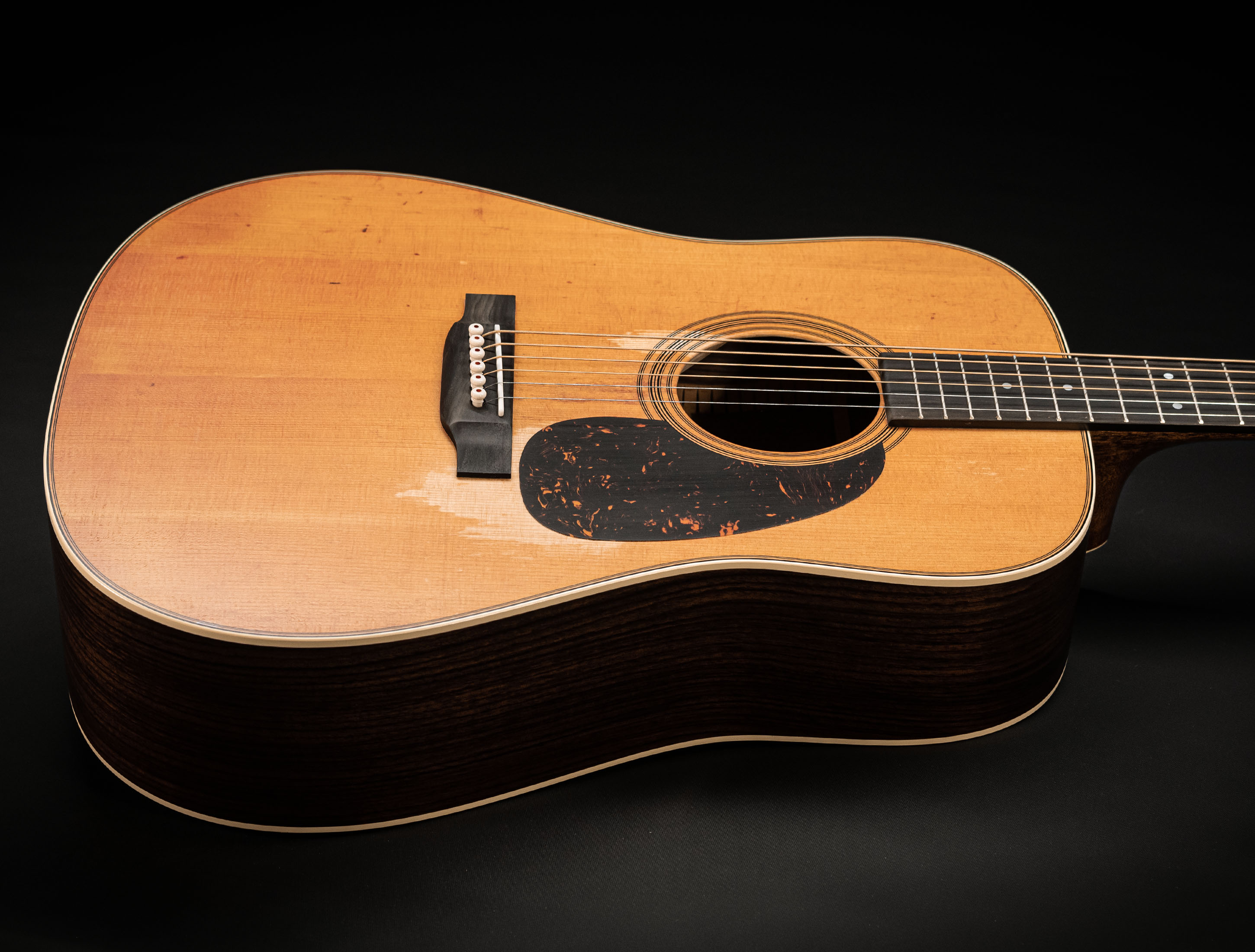 Show gallery (26 images) a153383-Martin-D-28-StreetLegend-musikhaus-hermann