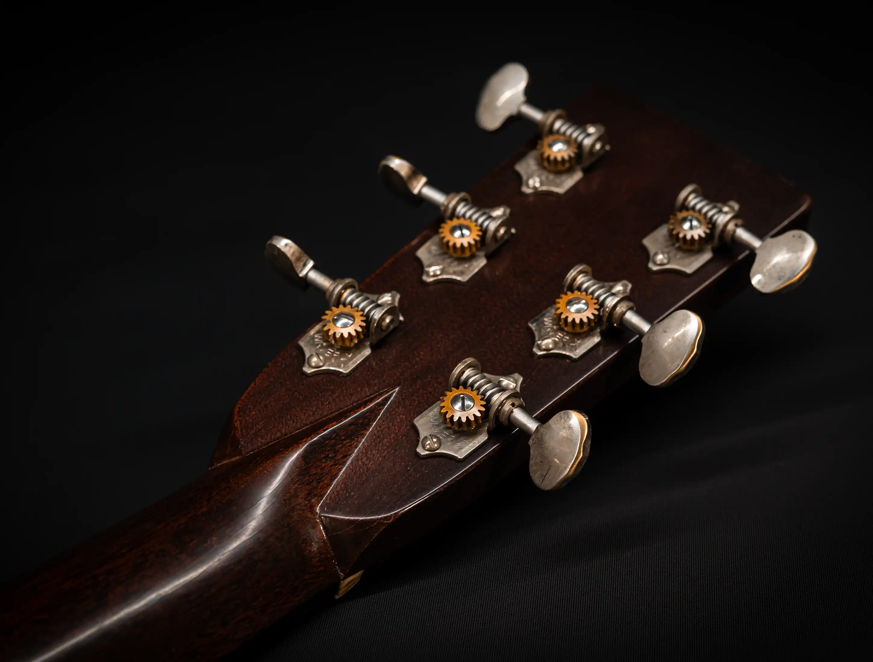 Show gallery (23 images) a154277 Martin-Custom-Shop-000-28-Authentic-1937-Vintage-Low-Gloss-Stage-1-Aging