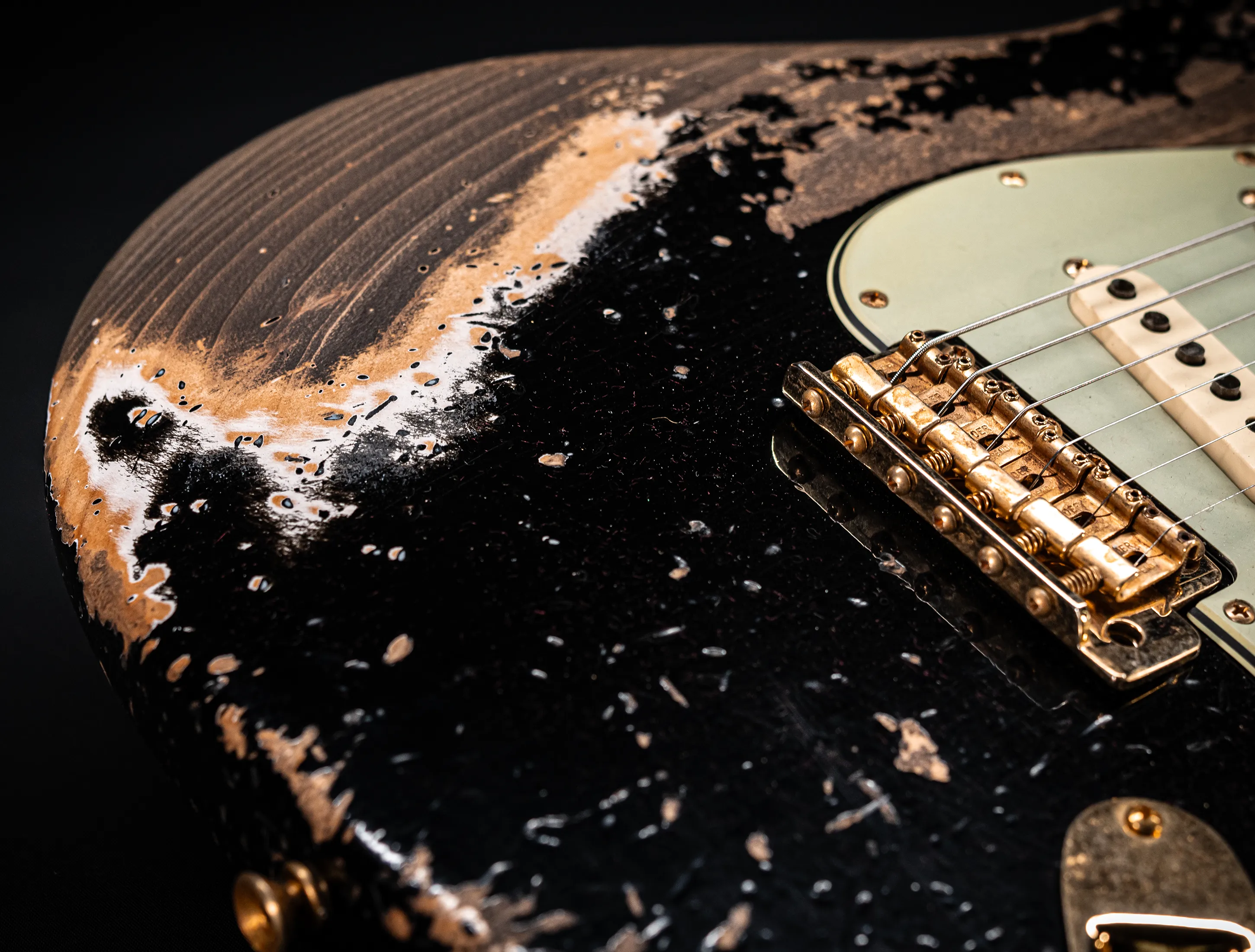 Fender MBD 1963 Stratocaster Super Heavy Relic Black - Gold Hardware