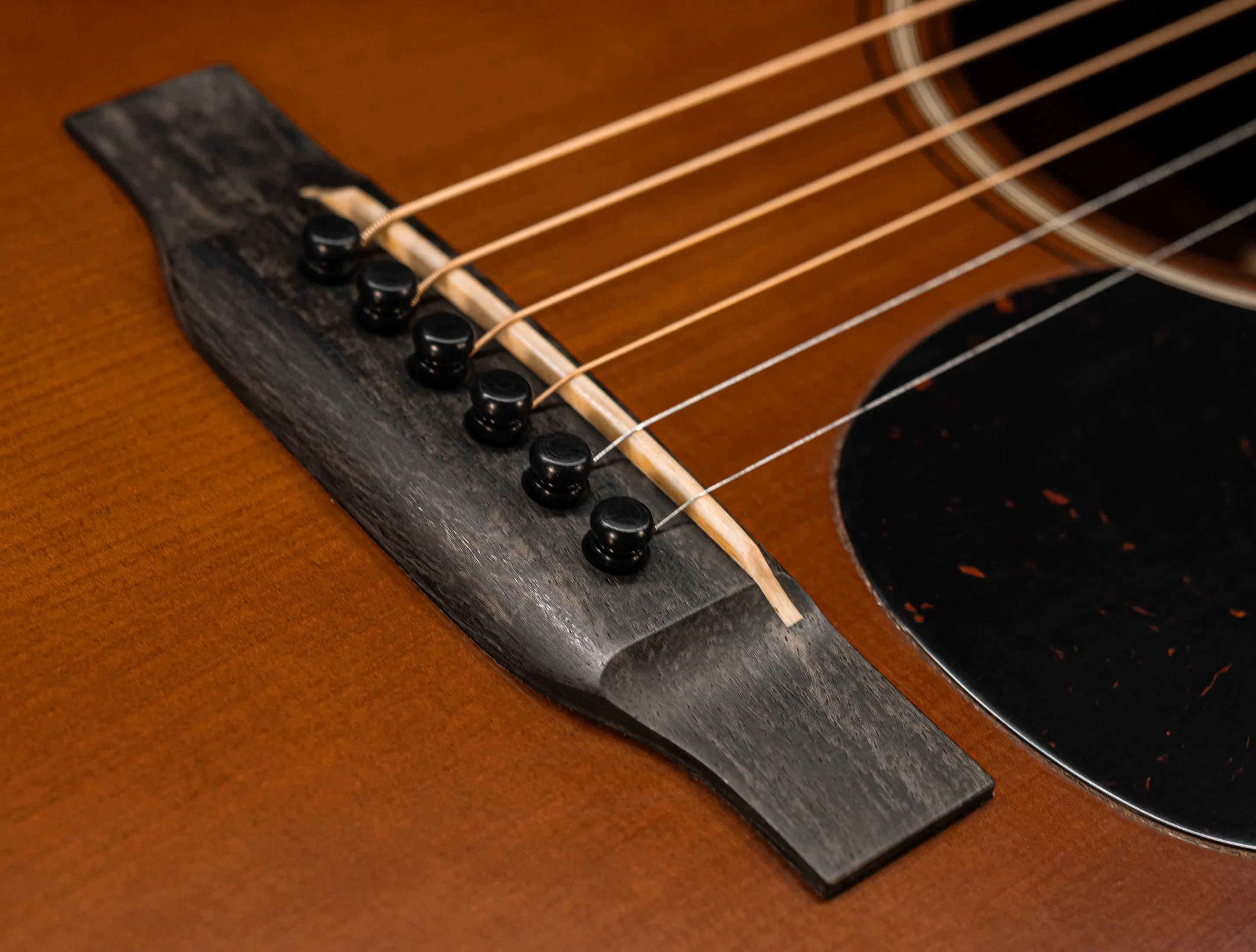 Show gallery (32 images) a156489-Martin Custom Shop 000-18 Authentic 1937 Vintage Low Gloss - Ambertone Burst Stage 1 Aging