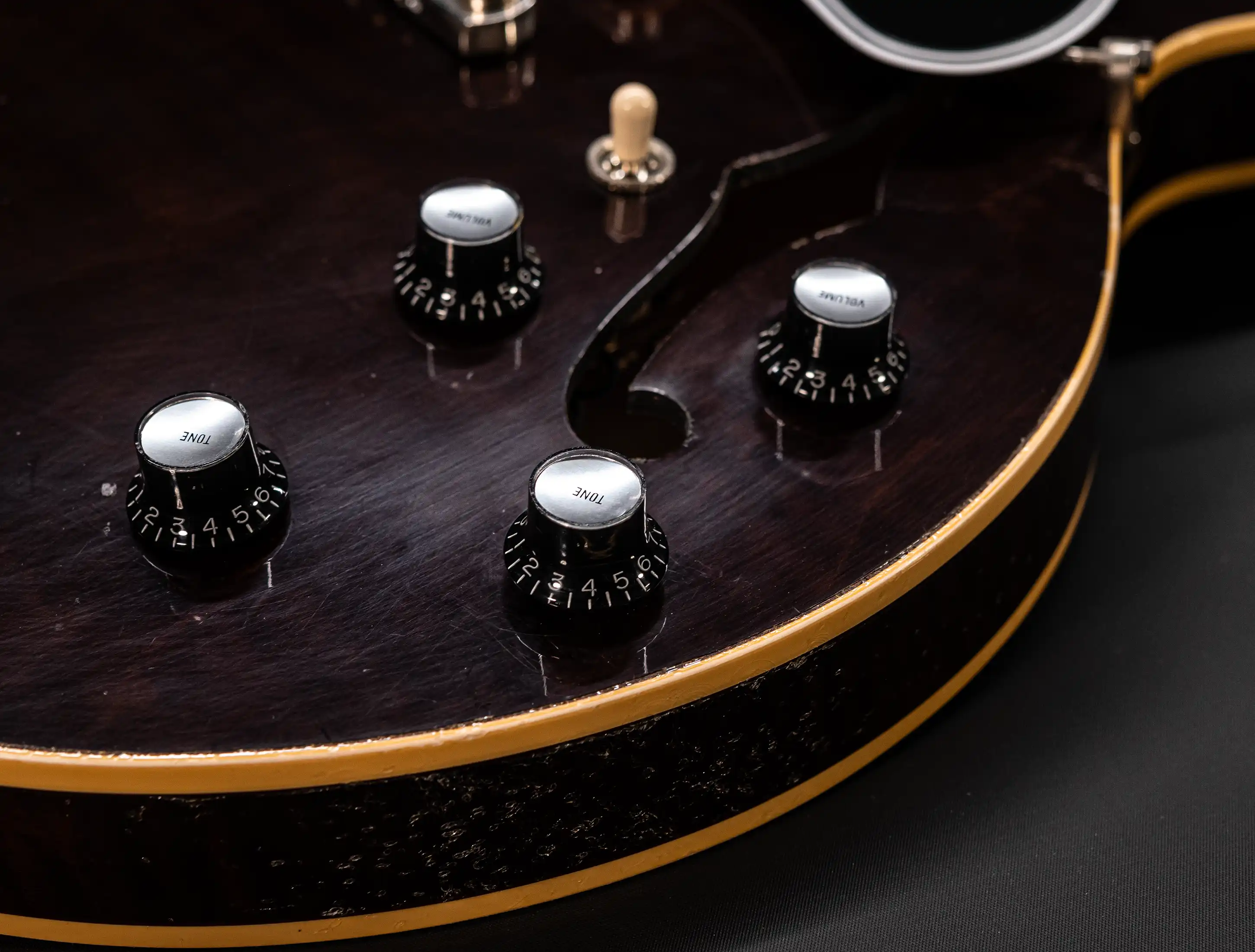 a154397 Gibson-ES-335-1964-Custom-Shop-Murphy-Lab-Heavy-Aged-Figured-Maple-Antique-Walnut-Stain