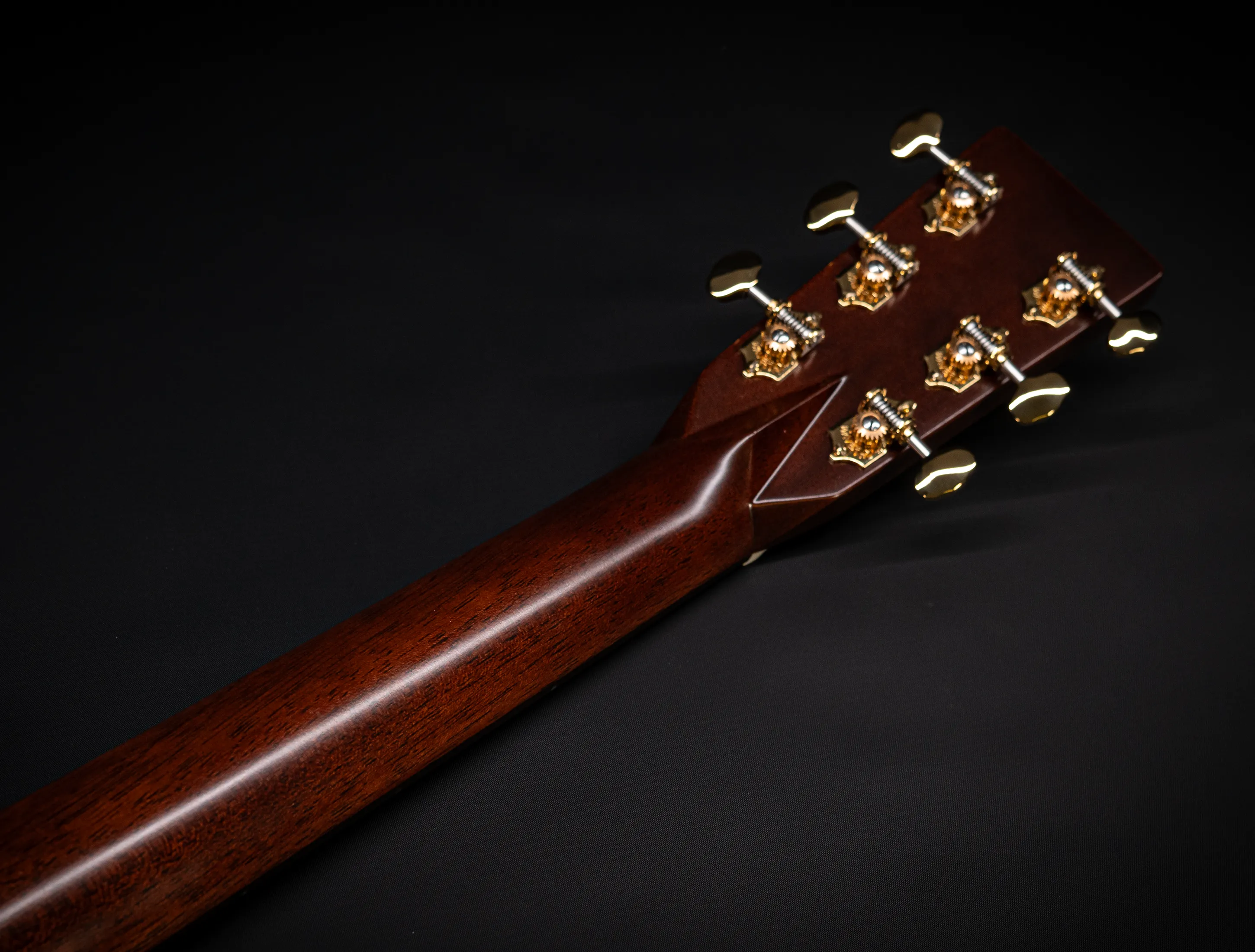 Show gallery (28 images) a170937 Martin 00-28 Modern Deluxe Musikhaus-Hermann