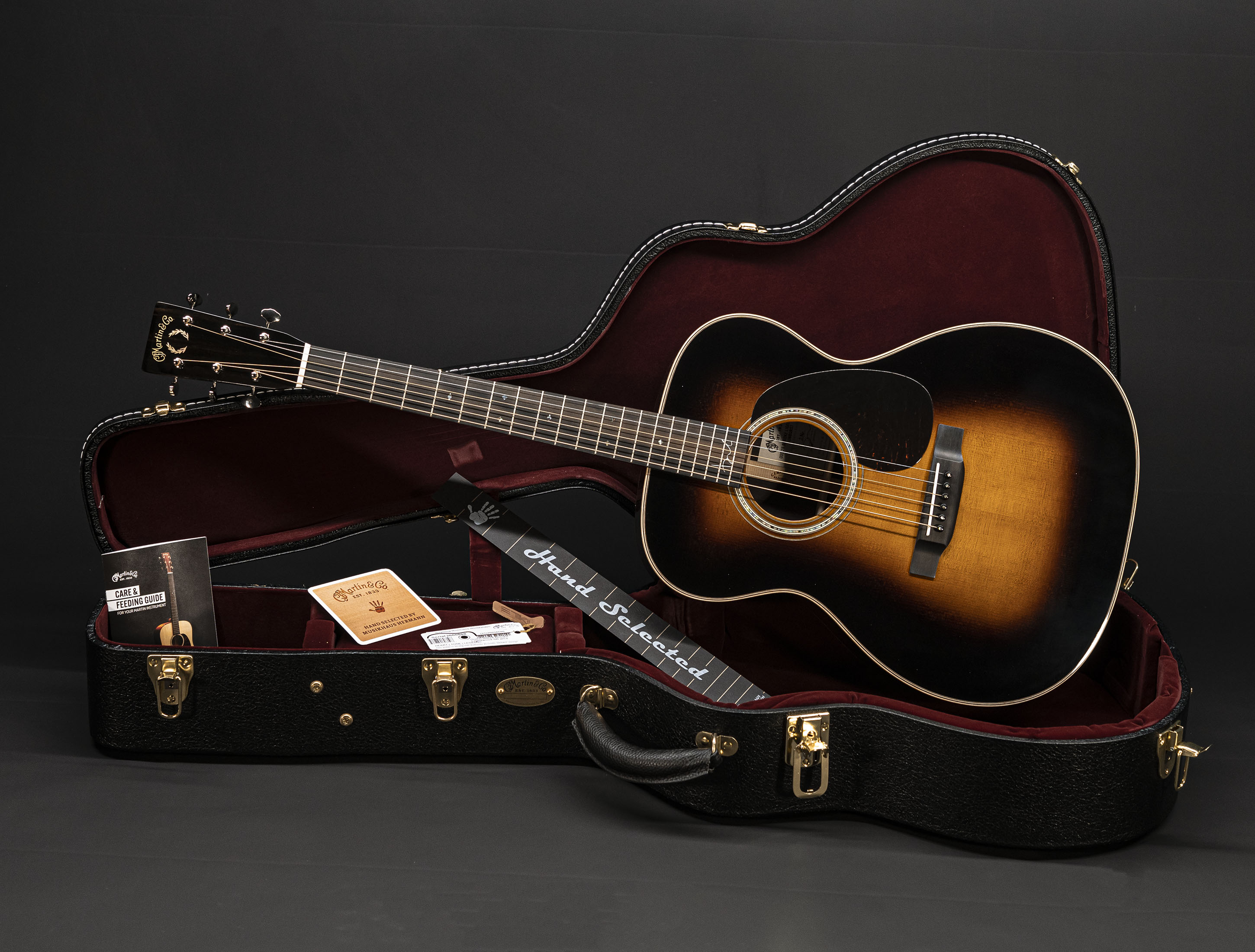 Galerie anzeigen (24 Bilder) a126328 martin-000-28bl-brooke-ligertwood-sunburst