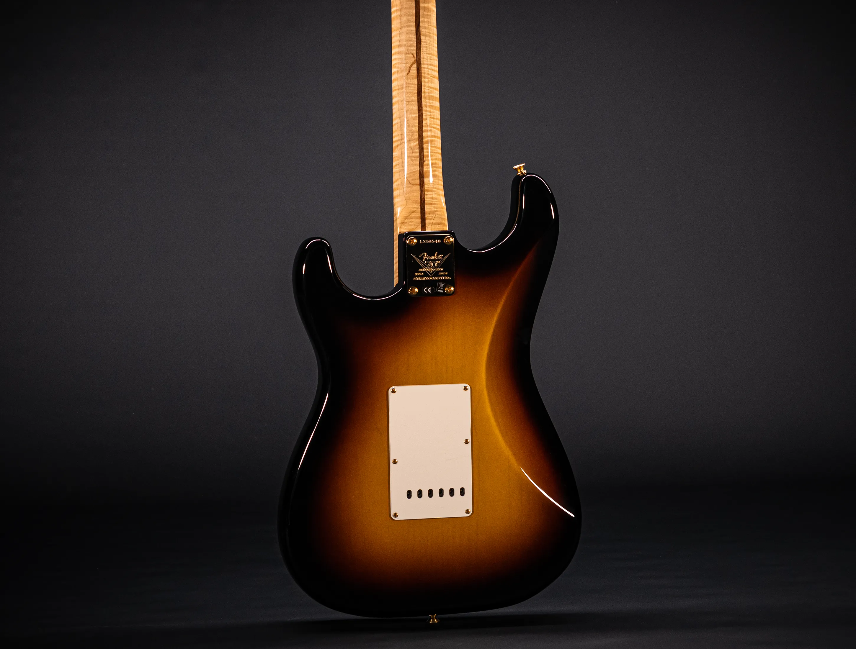 a165121 Fender 70th Anniversary Limited Stratocaster NOS Flame AAAA Neck - Sunburst