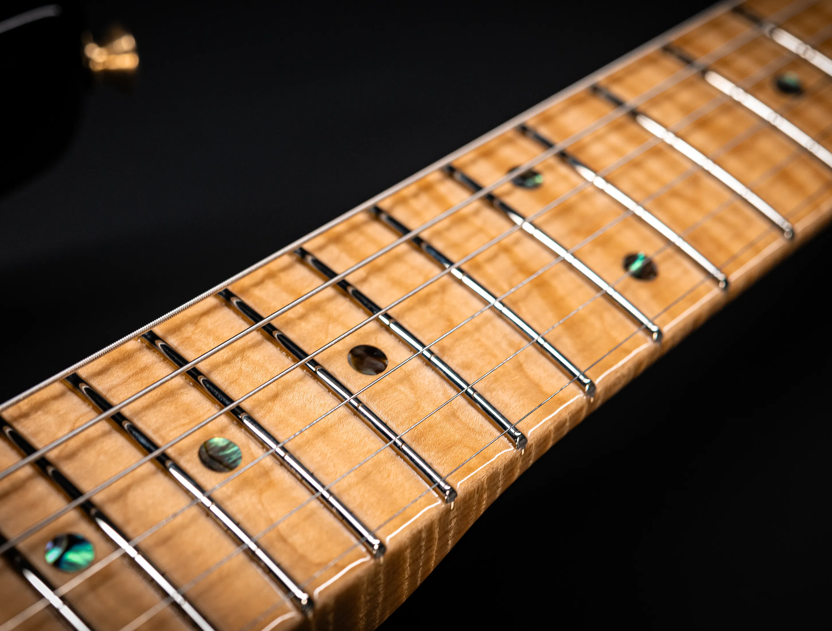 a165099 Fender 70th Anniversary Limited Stratocaster NOS Flame AAAA Neck - Sunburst