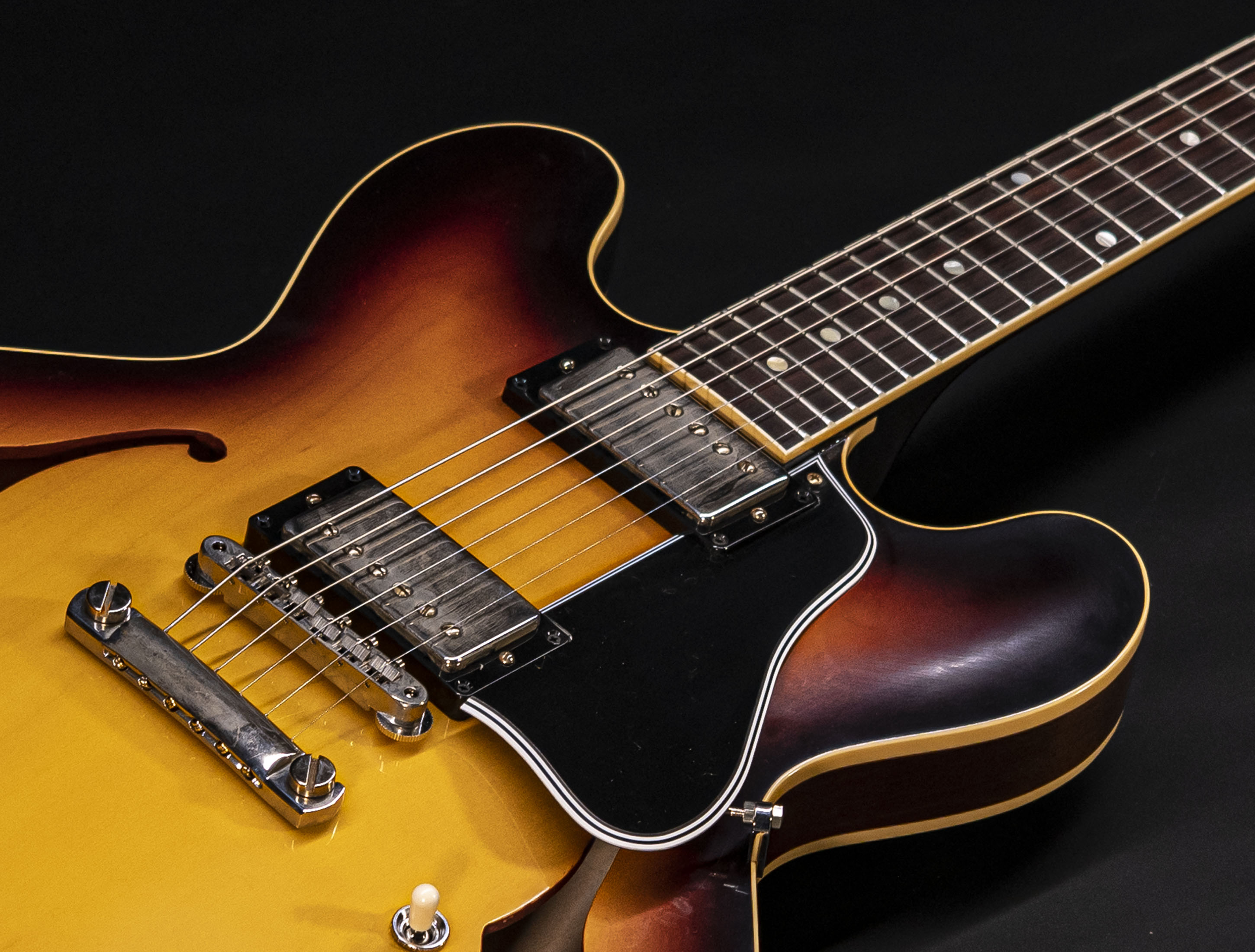 Galerie anzeigen (18 Bilder) a110468 gibson-es-335-1961-custom-shop-historic-reissue-vintage-burst