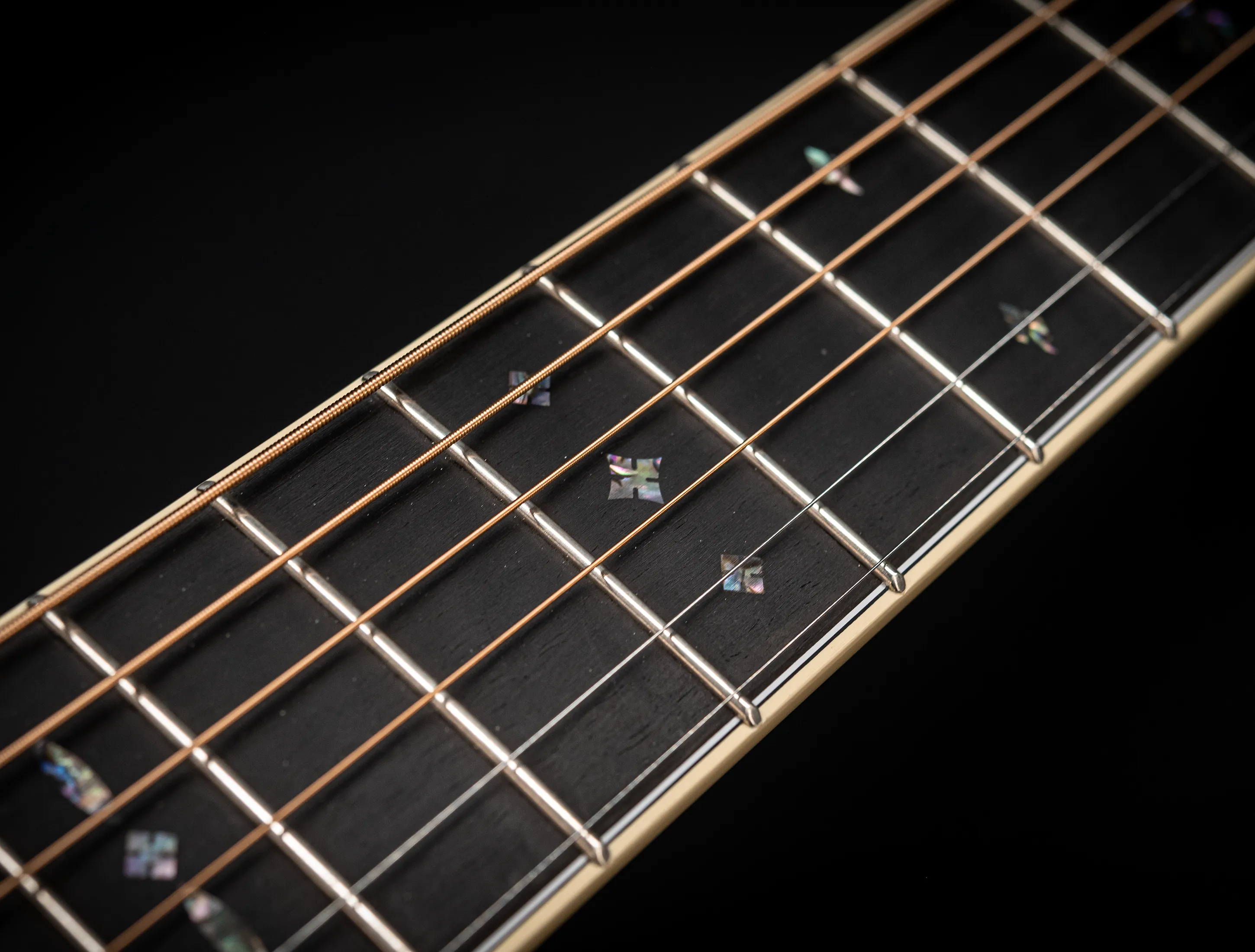 Show gallery (33 images) a162201 Martin 000-42C Custom Shop Golden Era Cutaway 1935 Sunburst