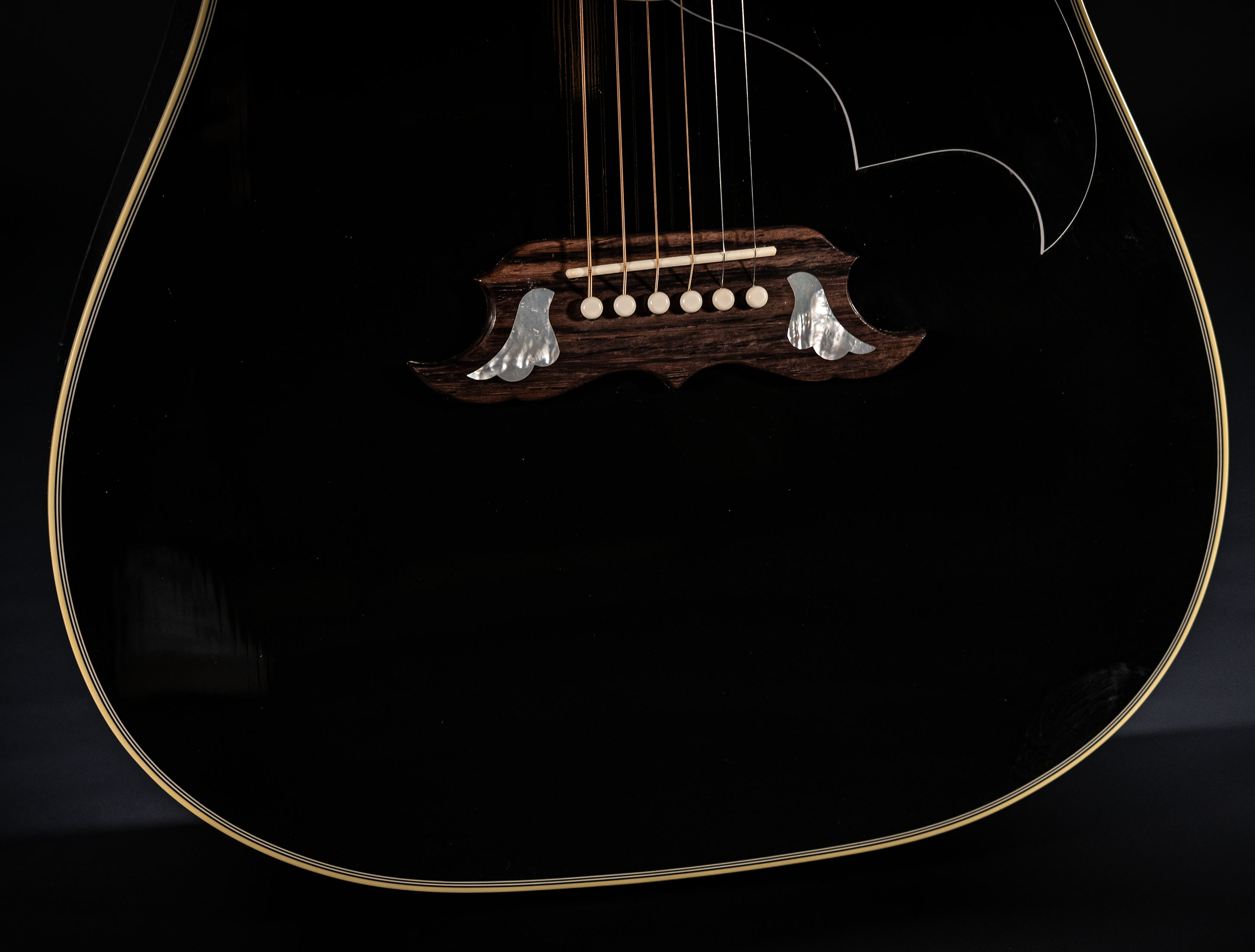 Show gallery (24 images) a155255 Gibson Elvis Presley Dove Signature - A Gift for the King