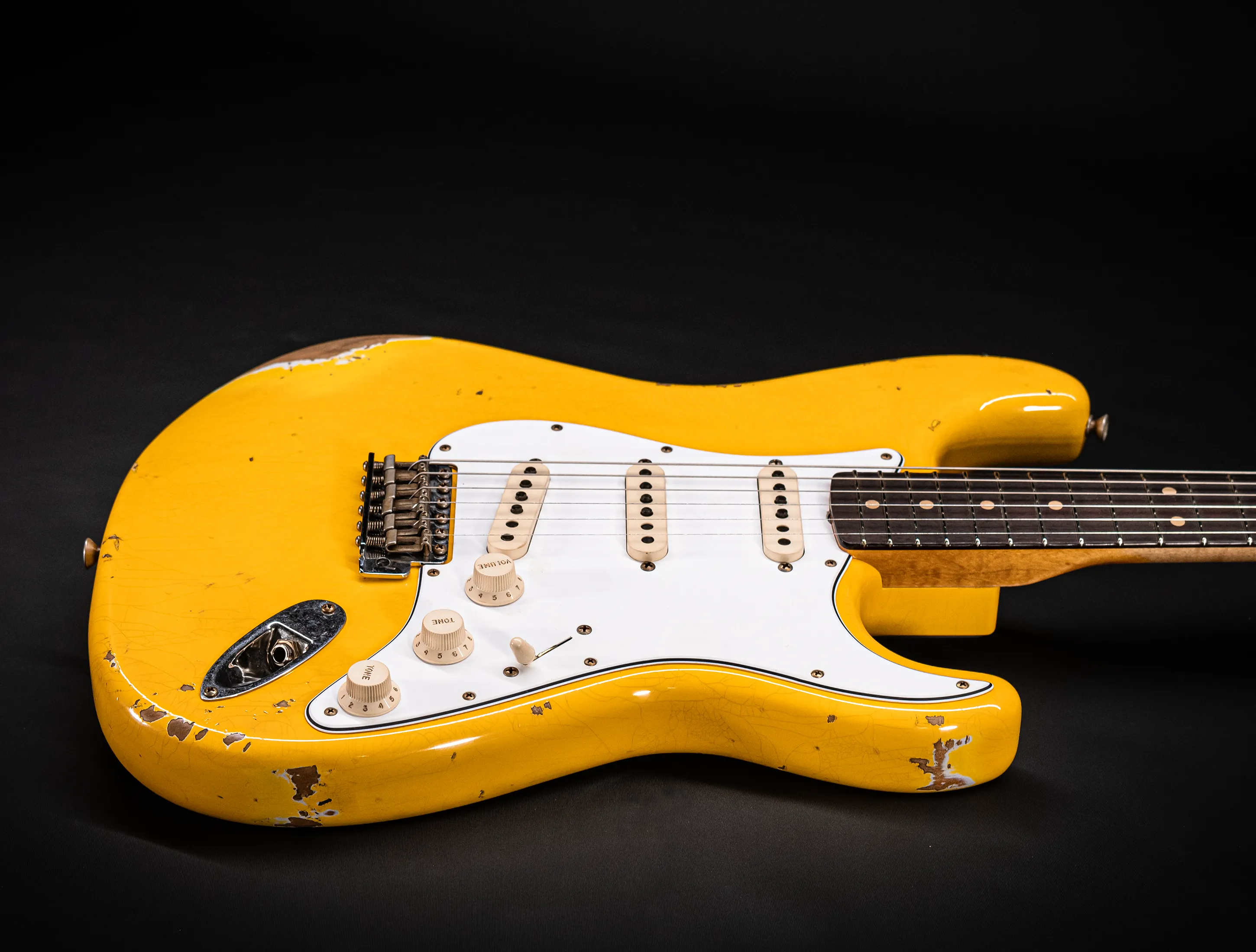 Fender MBD 1963 Stratocaster Between Relic & Heavy Relic - Aged Graffity Yellow