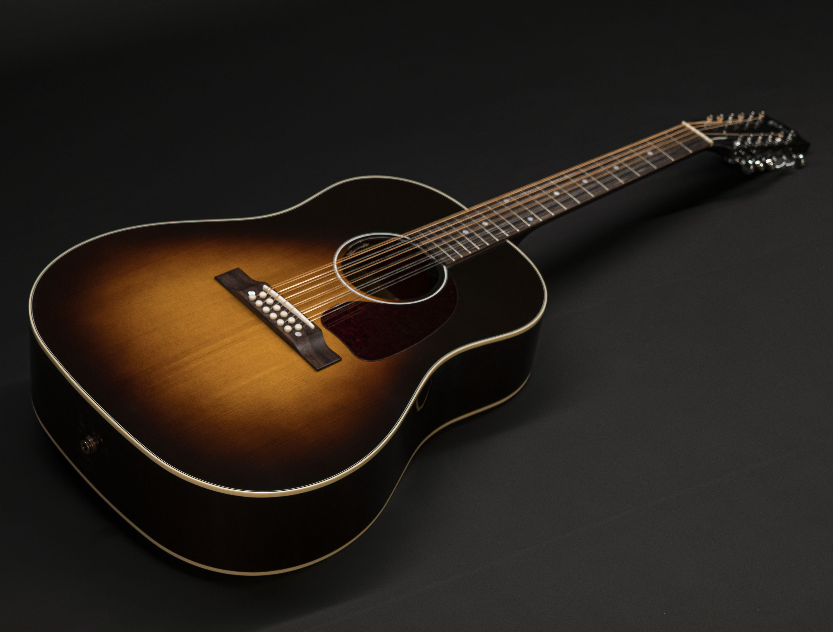 Show gallery (24 images) a118164-gibson-j-45-standard-12-string-vintage-sunburst