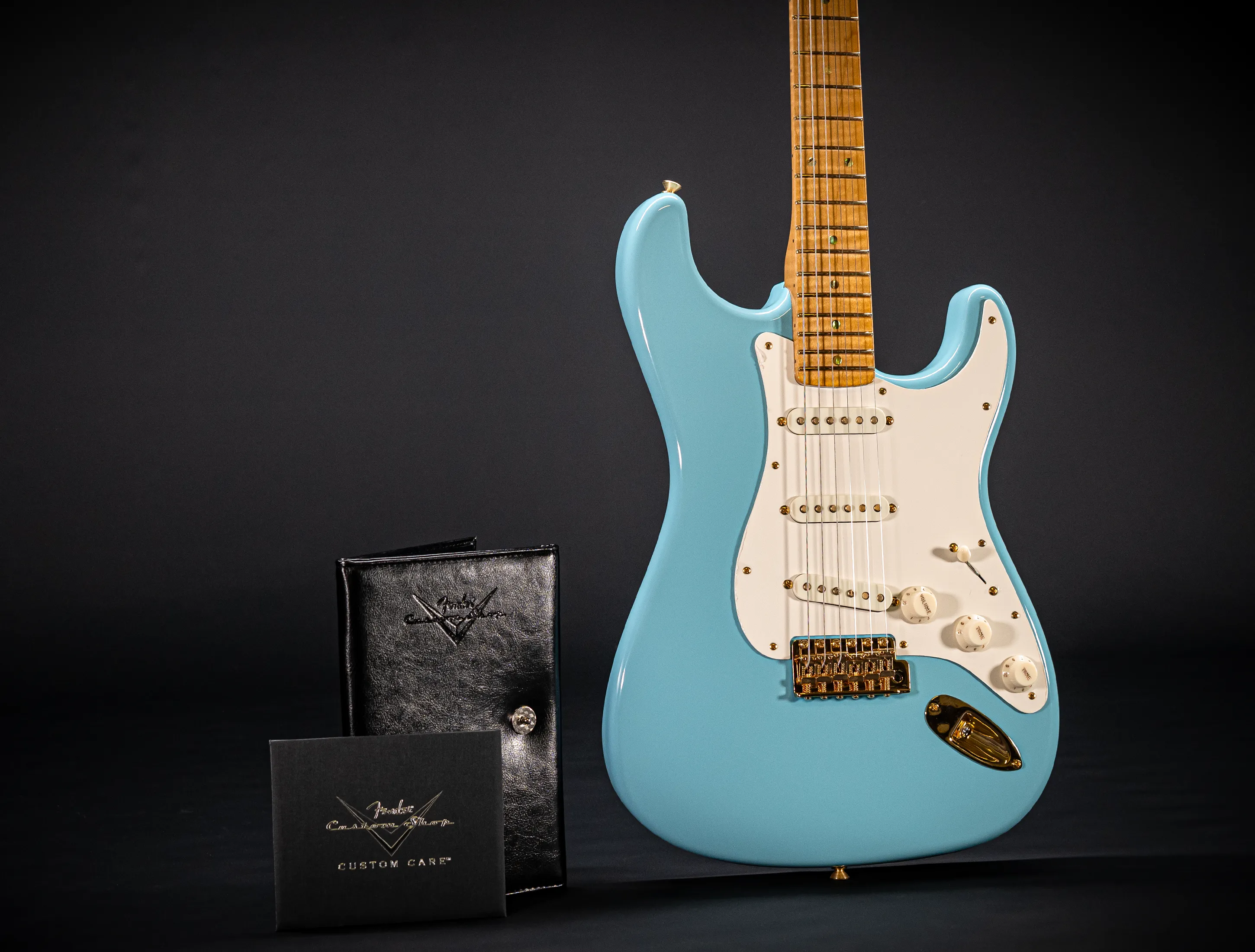 Fender 70th Anniversary Limited Stratocaster NOS Flame AAAA Neck - Daphne Blue