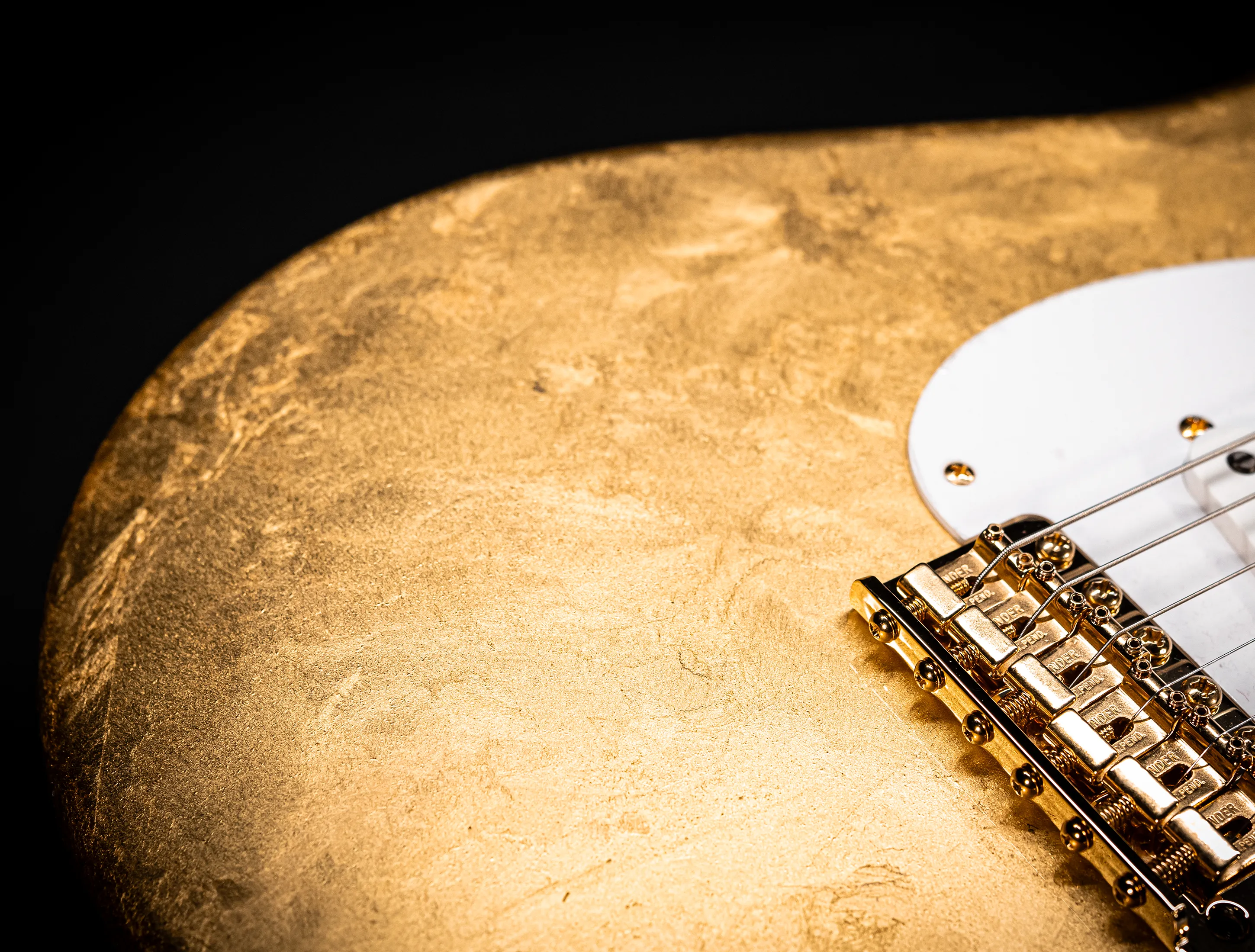 a165165 Fender Masterbuilt Todd Krause GOLD LEAF Eric Clapton Stratocaster - 24 Karat Gold