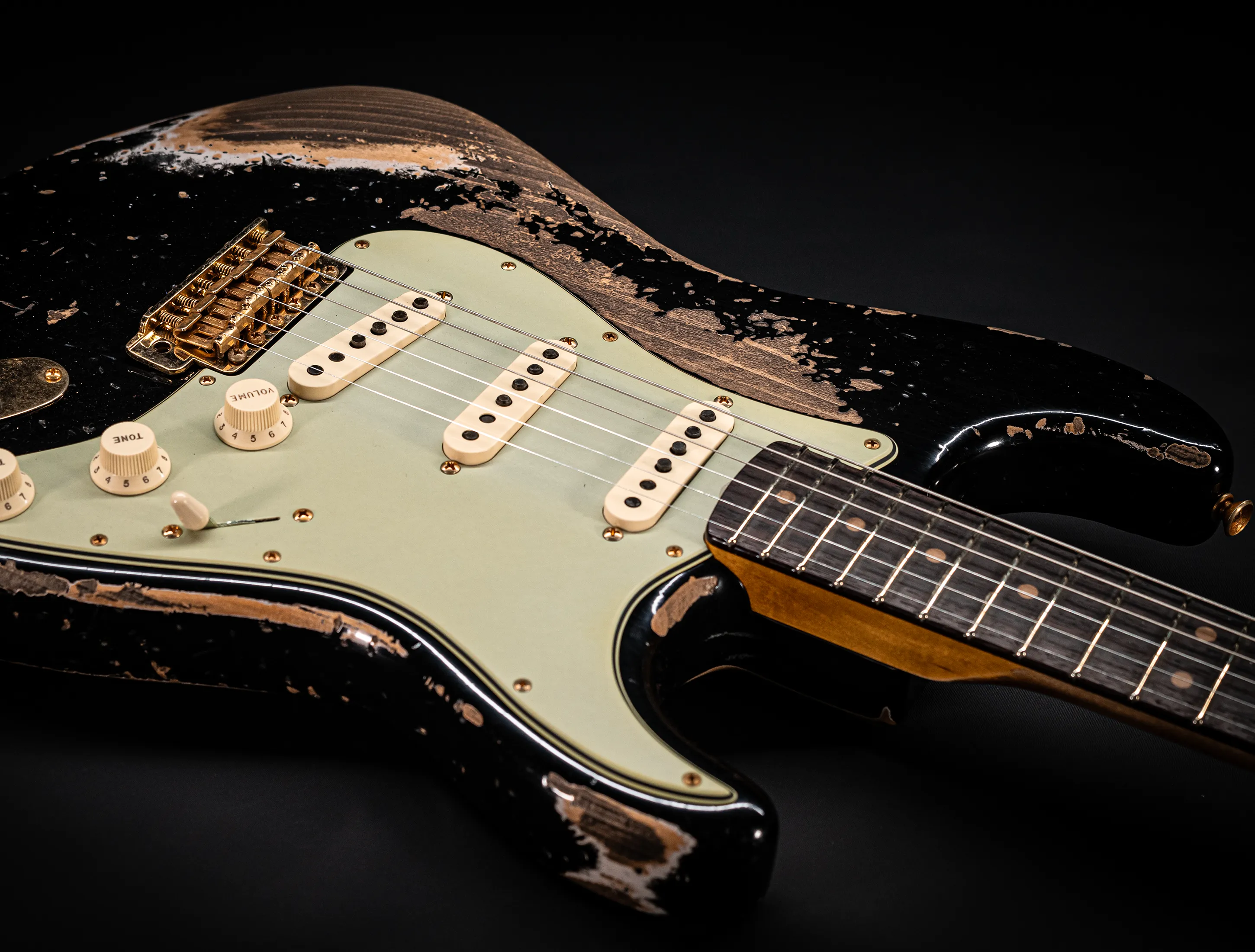 Fender MBD 1963 Stratocaster Super Heavy Relic Black - Gold Hardware