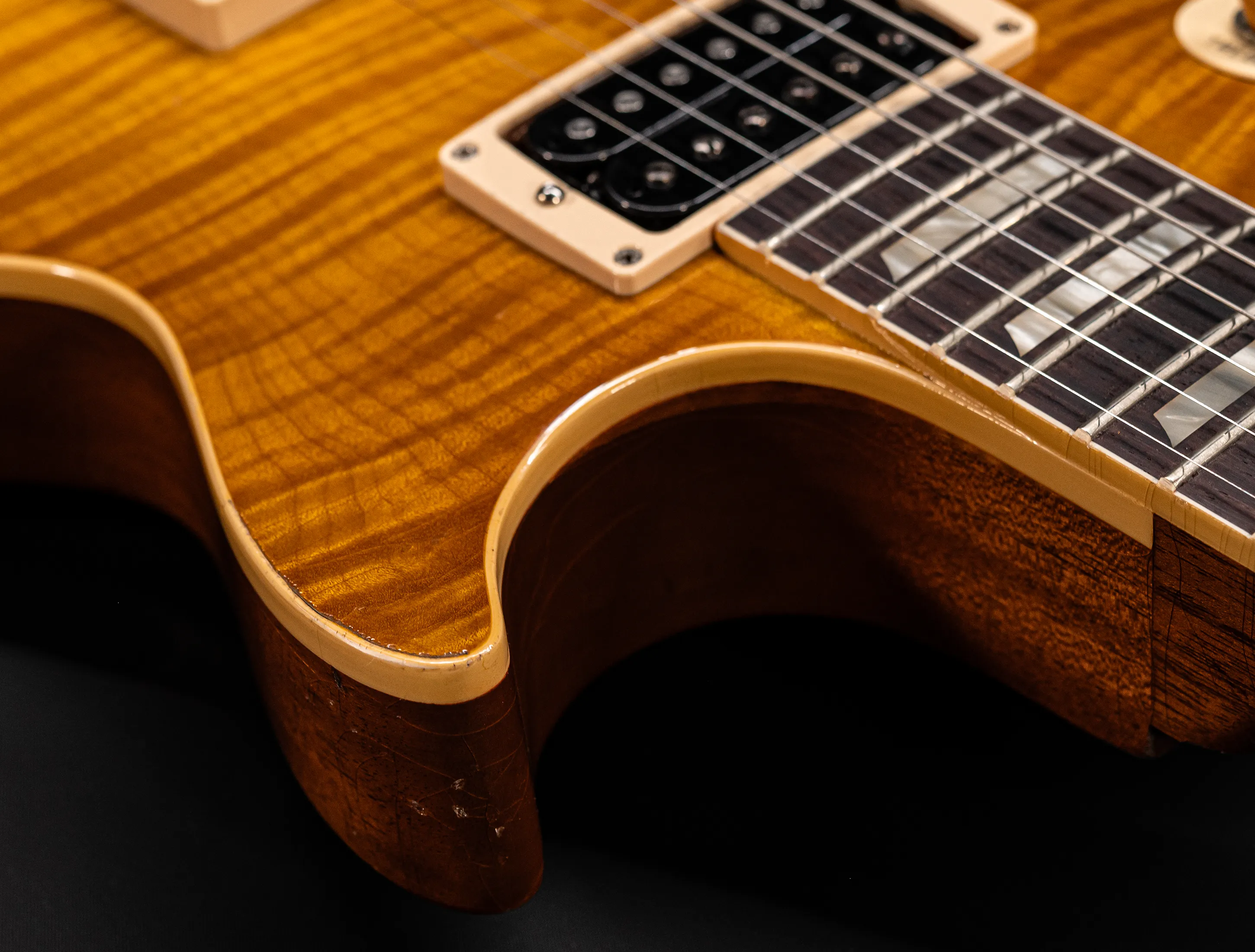 Show gallery (36 images) a163137 Gibson Les Paul 1959 Double Black Murphy LAB R9 Authentic Heavy Aged - Butterscotch