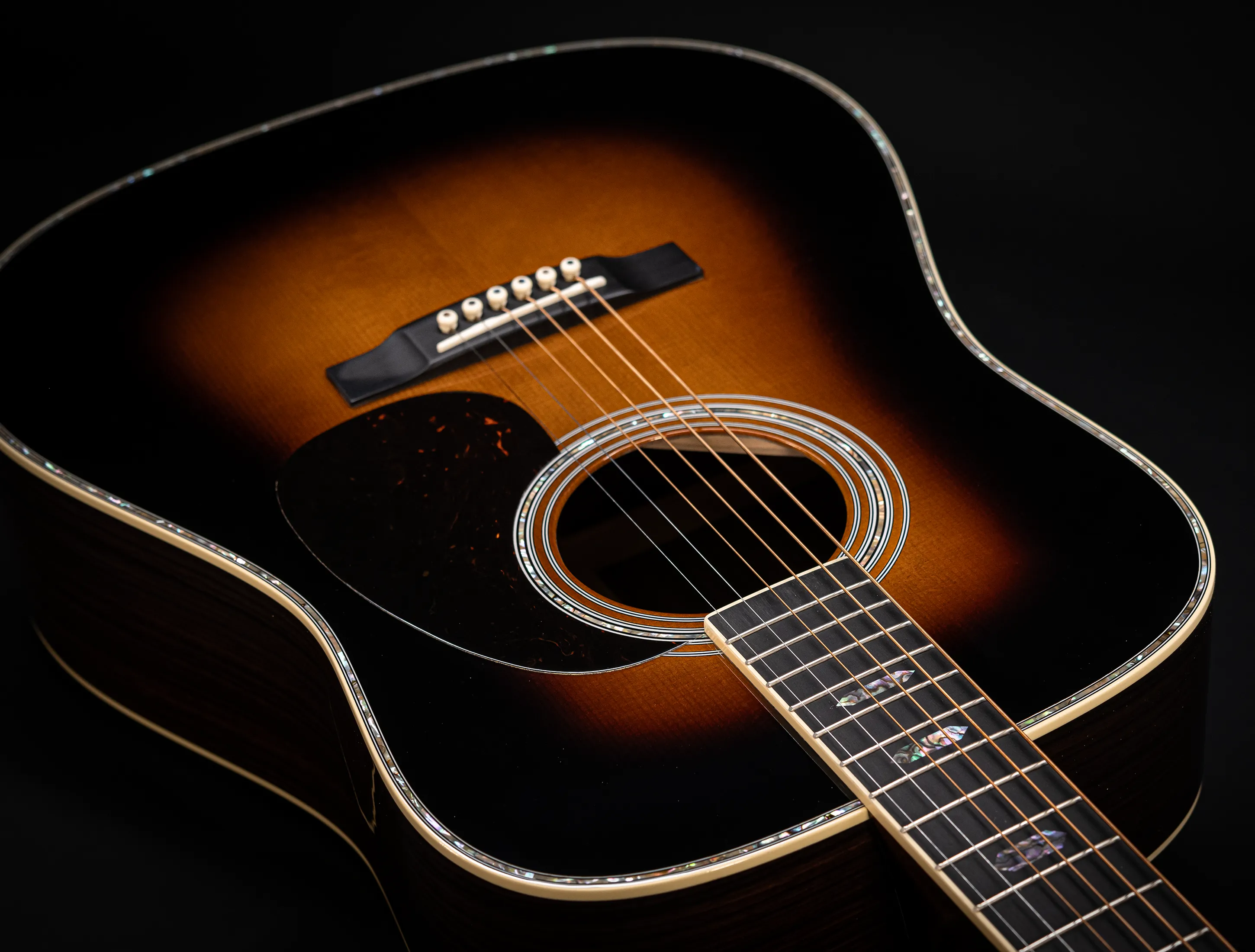 a172109 Martin D-41 (Reimagined) Sunburst Musikhaus-Hermann