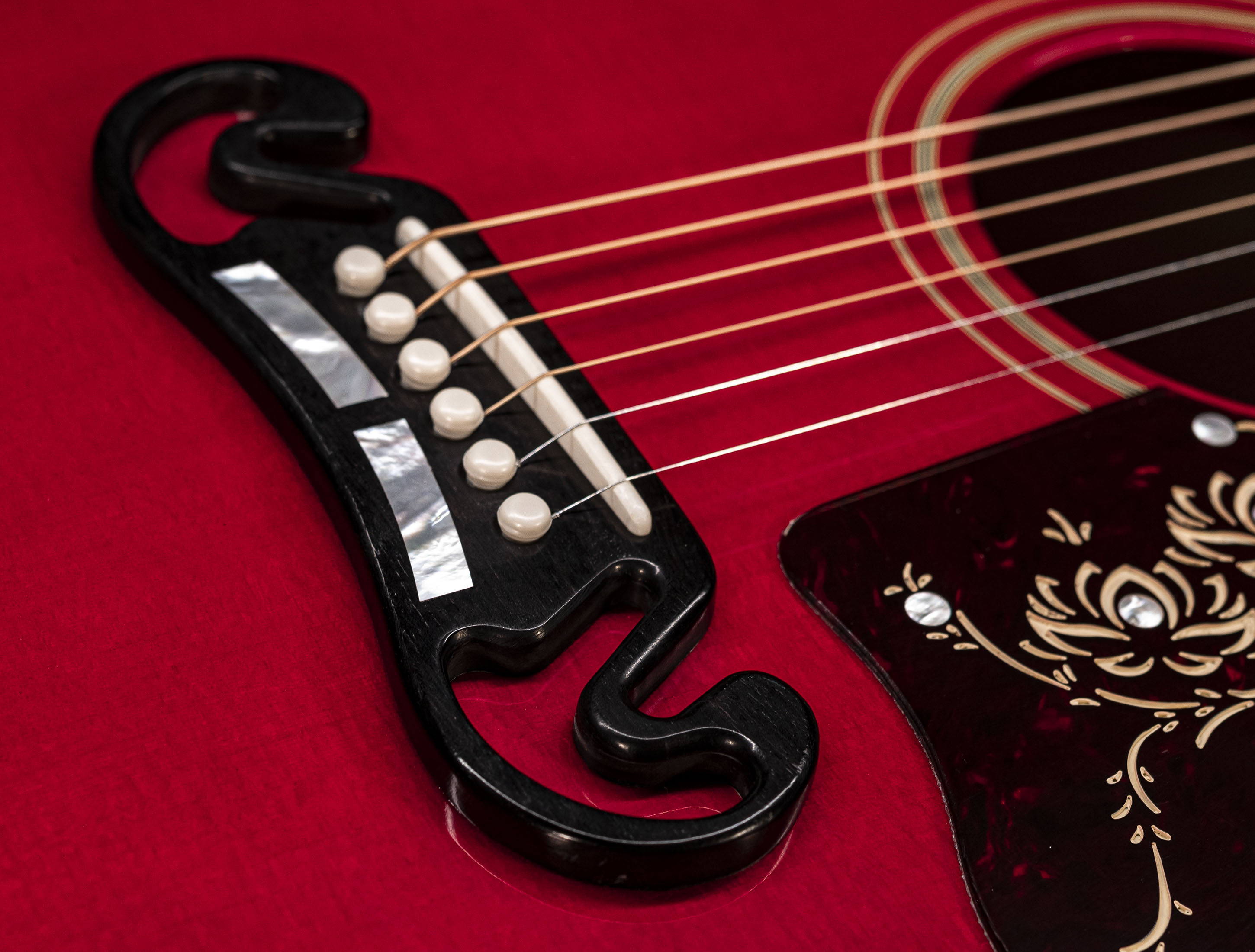 a134052_Gibson-Orianthi-SJ-200-AAA-Flame-Maple-Cherry a134052 gibson-orianthi-sj-200-aaa-flame-maple-cherry