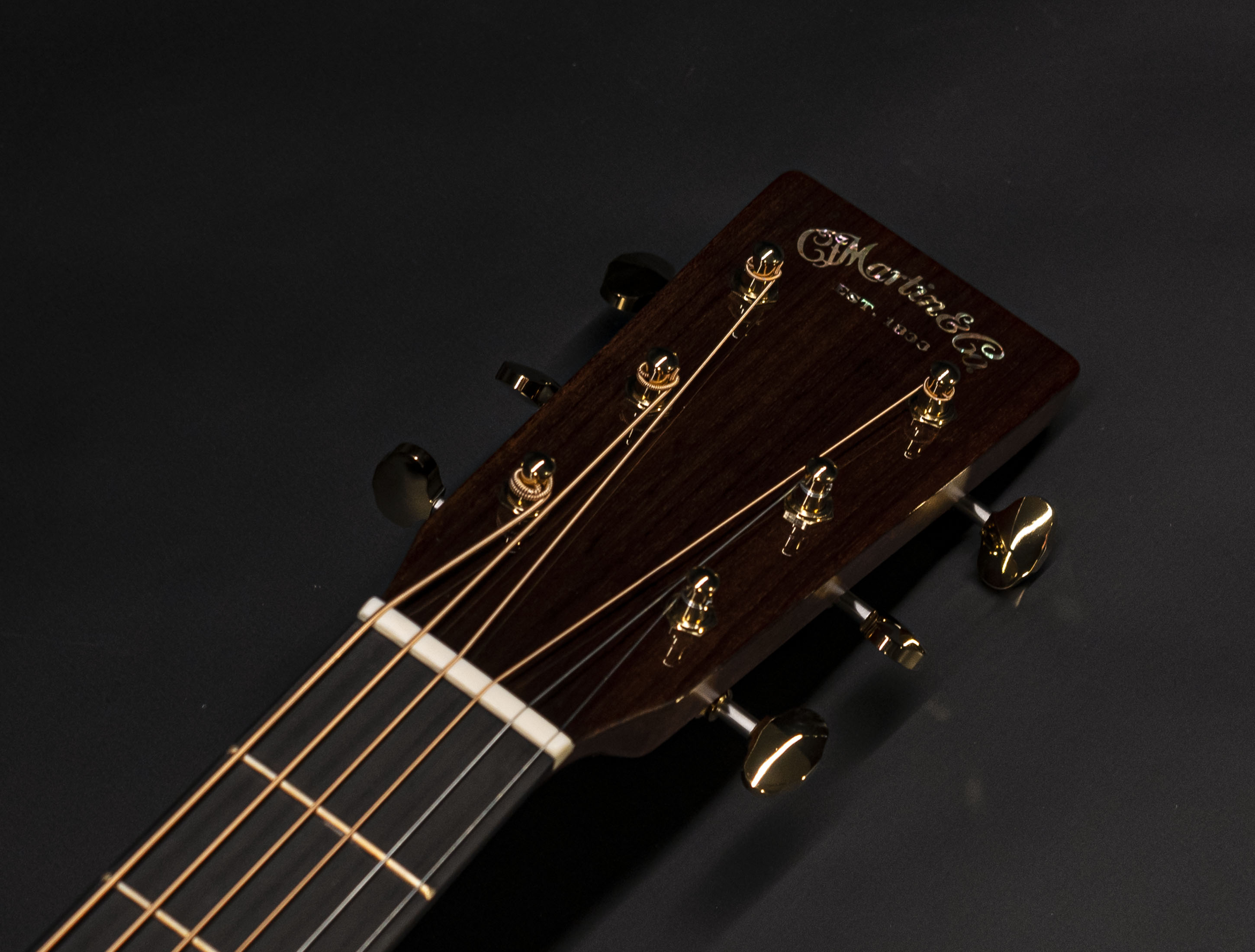 Show gallery (23 images) a112961-martin-000-18-modern-deluxe