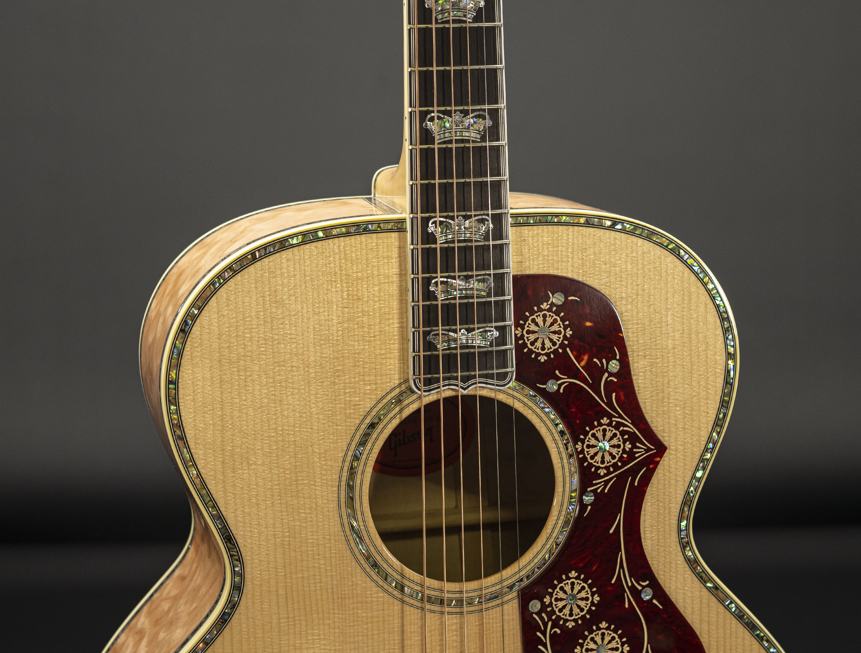 a115362_Gibson-SJ-200-Monarch-Mastershop-All-Antique-Natural a115362 gibson-sj-200-monarch-mastershop-all-antique-natural
