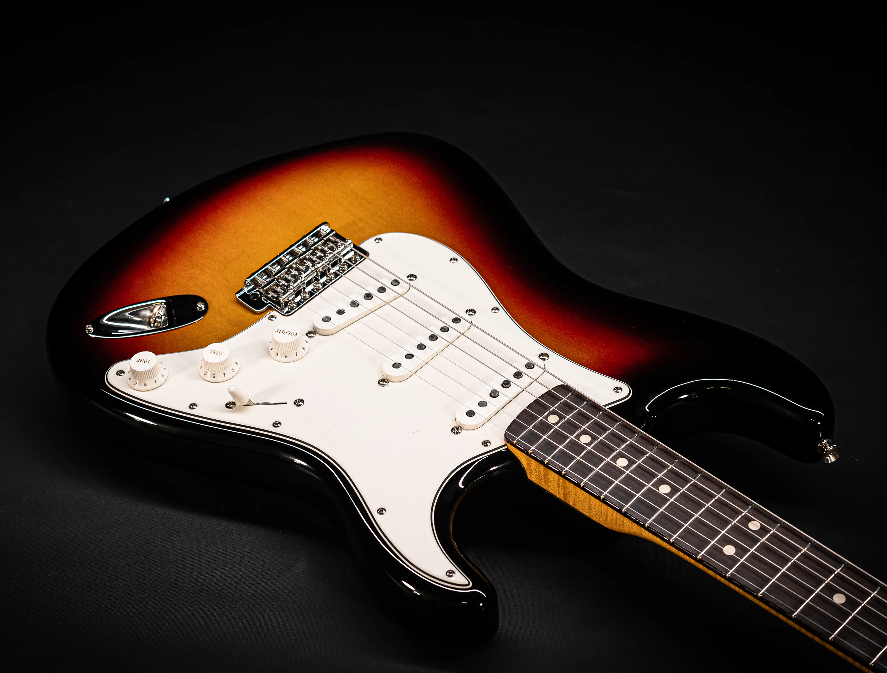 a175607-Fender-MBD-Limited-1963-Stratocaster-Timeless-NOS-flame-Neck-Sunburst-