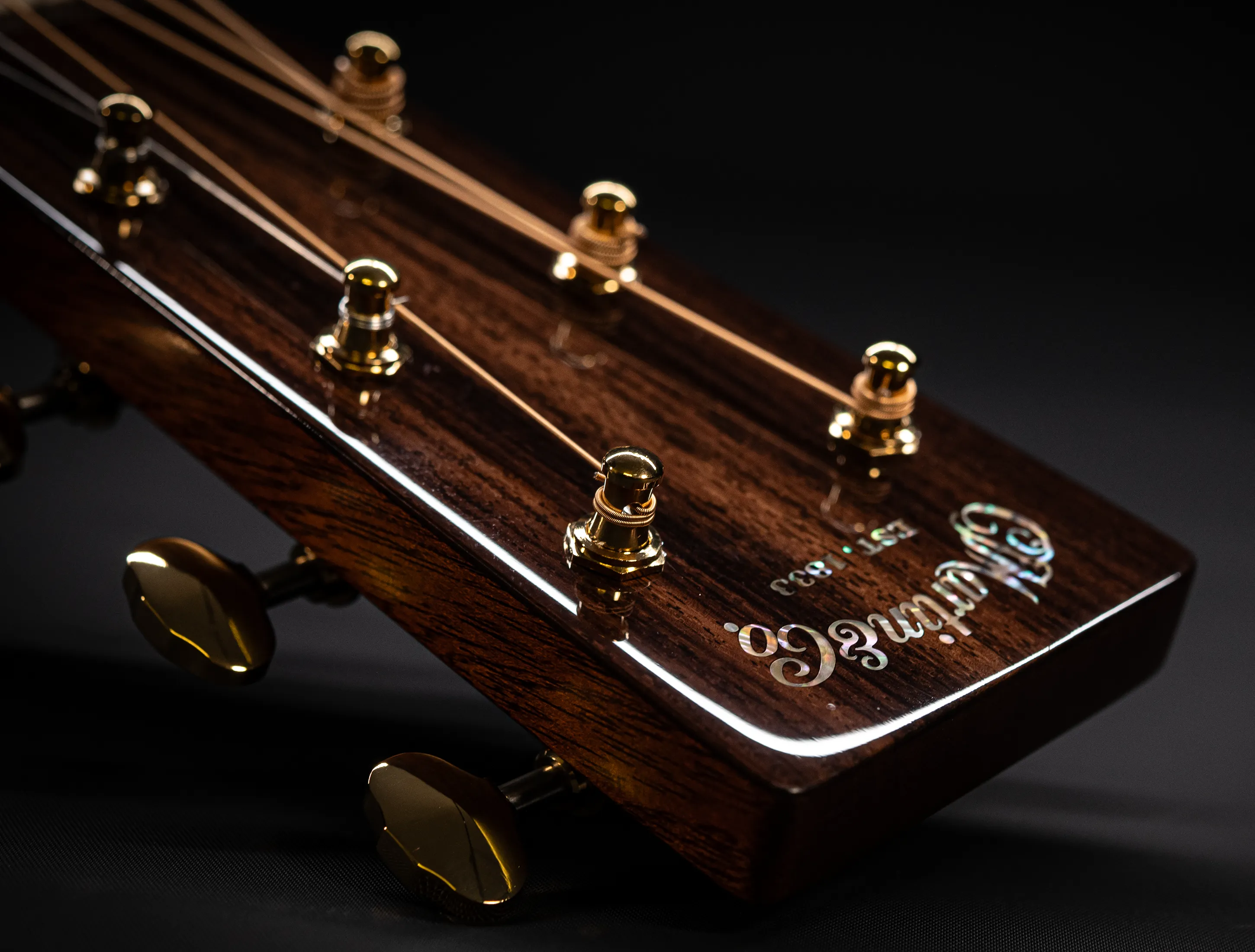 Show gallery (28 images) a170943 Martin 00-28 Modern Deluxe Musikhaus-Hermann