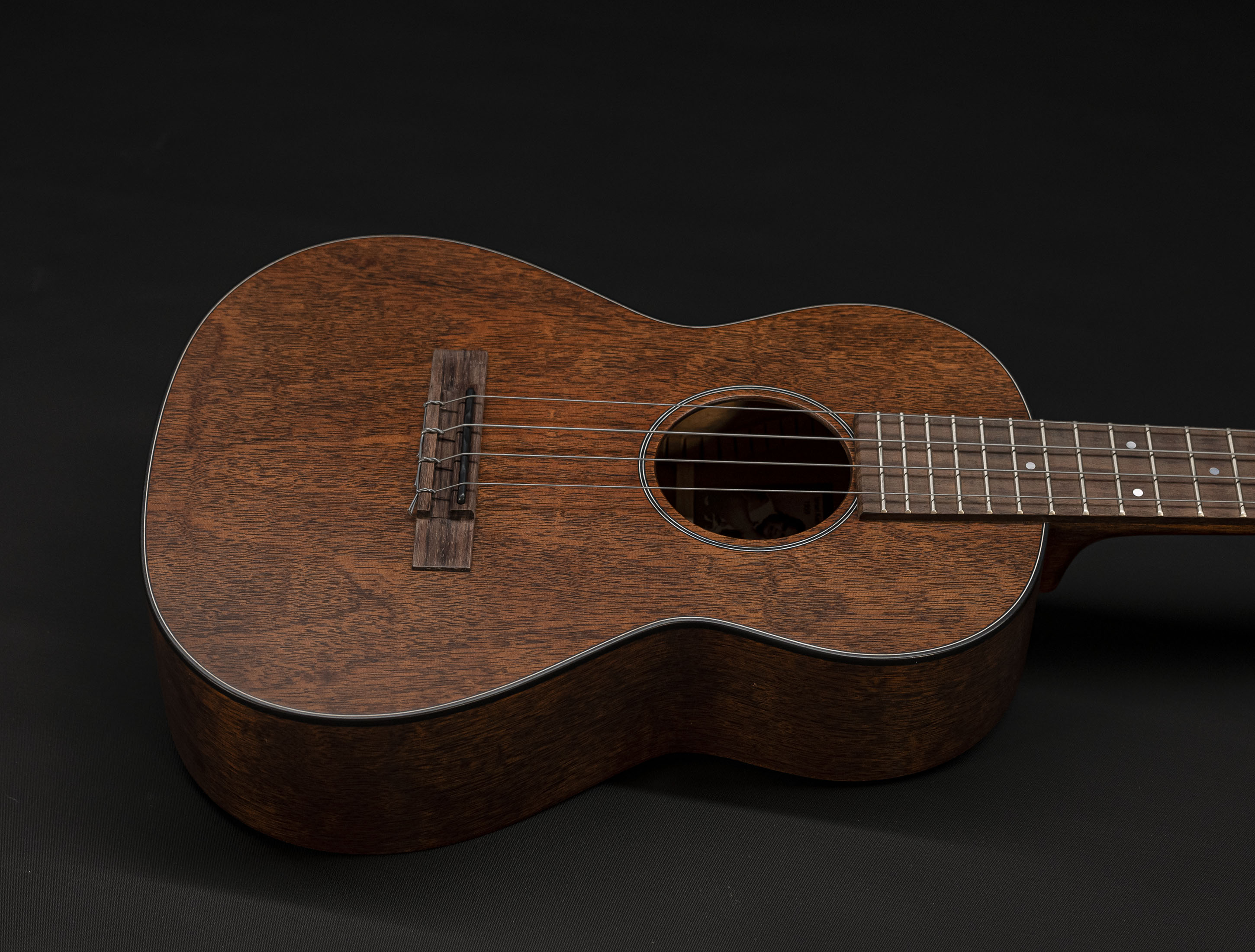 Galerie anzeigen (18 Bilder) a133435 martin-1t-iz-tenor-uke