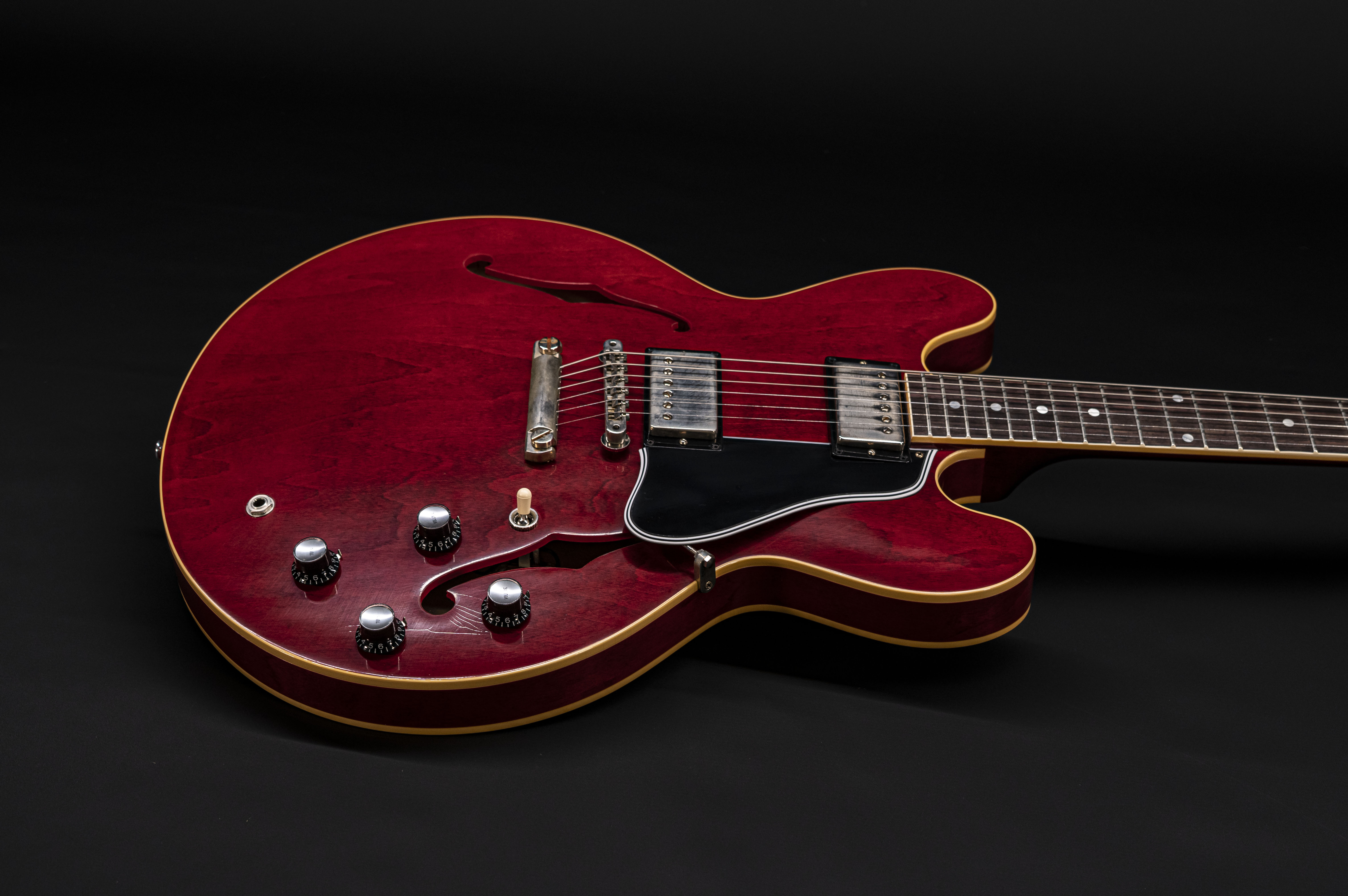 a126623_Gibson-ES-335-1961-Murphy-Lab-Ultra-Light-Aged-Sixties-Cherry a126623 gibson-es-335-1961-murphy-lab-ultra-light-aged-sixties-cherry
