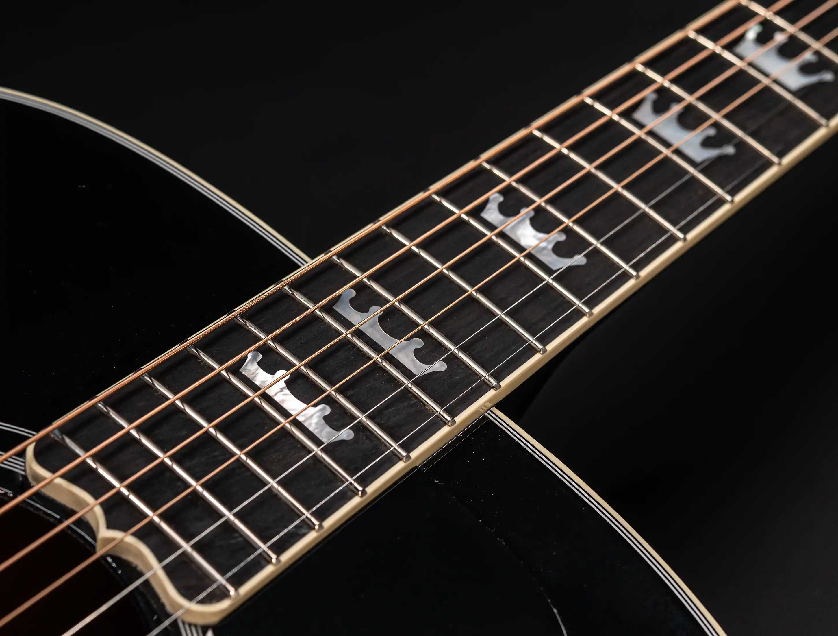 Show gallery (26 images) a154119 Gibson-SJ-200-King-Crown-of-Rock-and-Roll-Custom-Shop