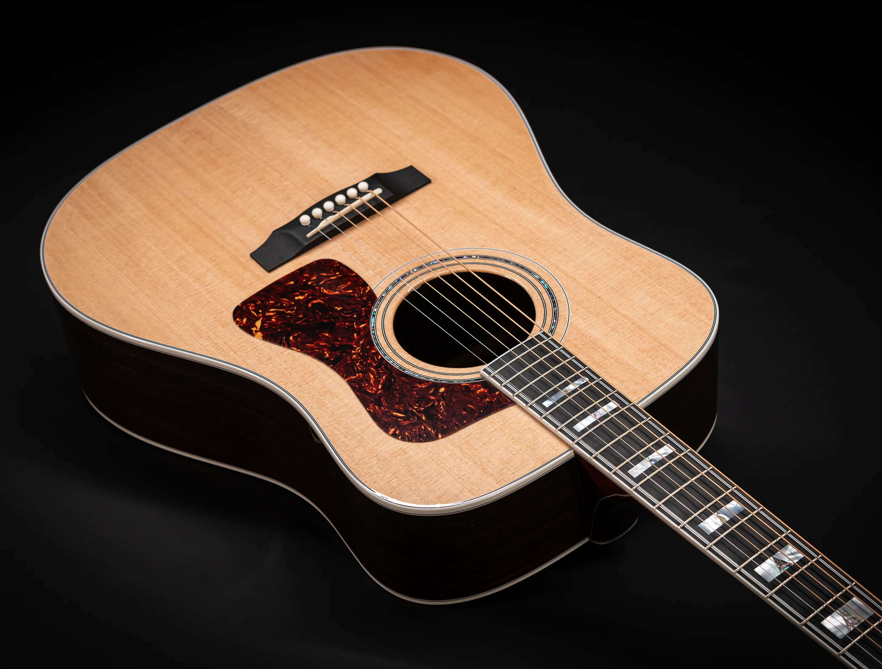 Show gallery (28 images) a156735 Guild D-55 Natural USA