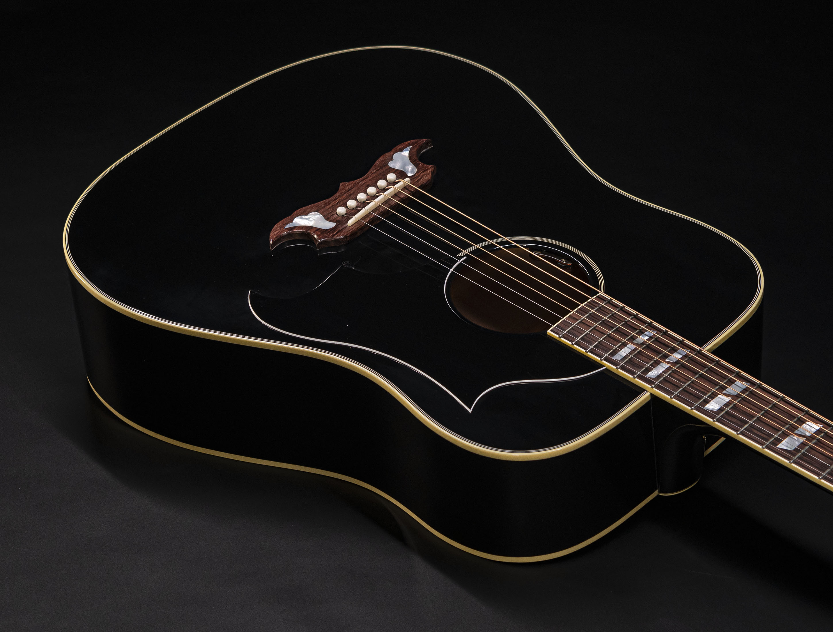 Show gallery (24 images) a110417 Gibson Elvis Dove Signature A Gift for the King - Ebony