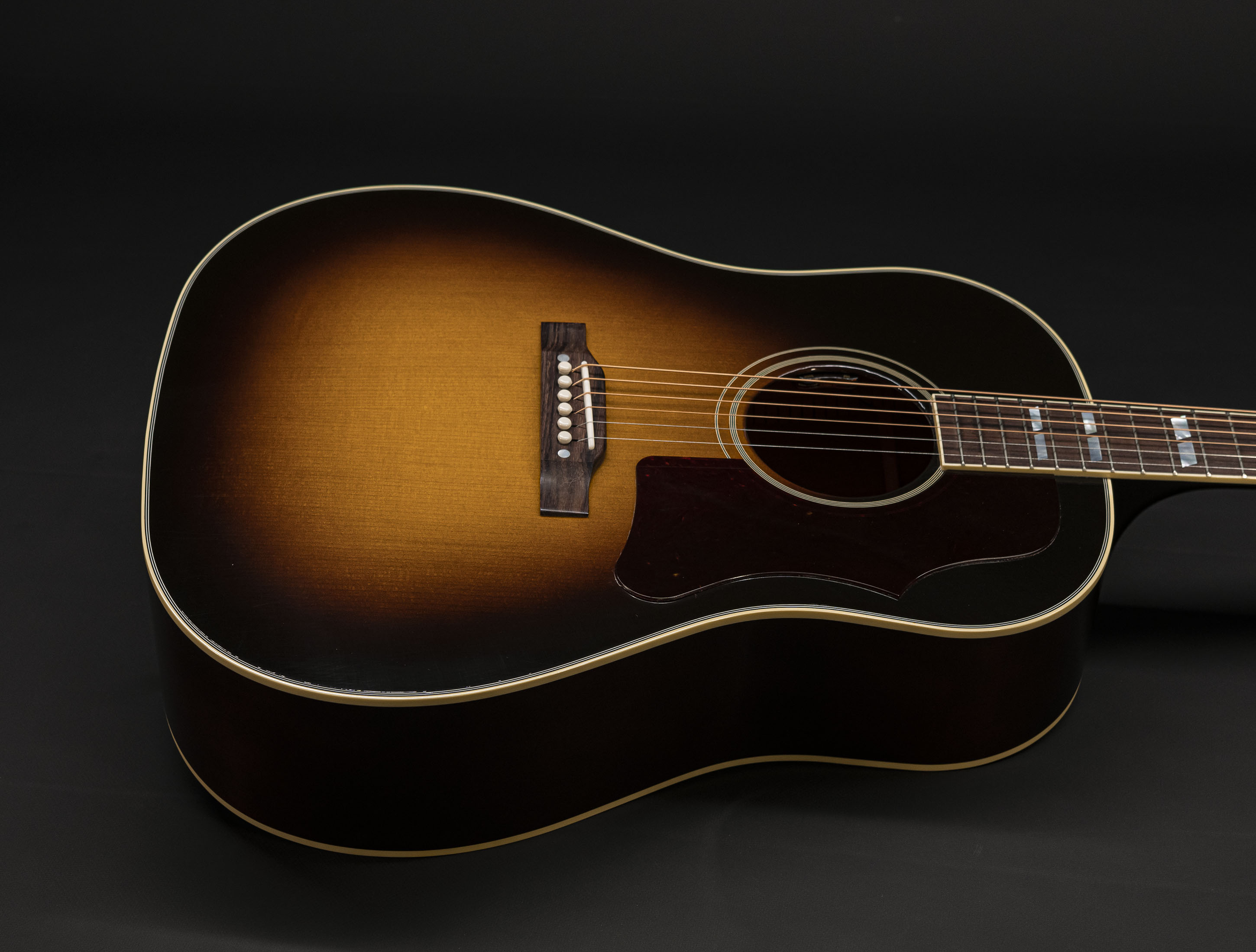 Show gallery (25 images) a125015 gibson-southern-jumbo-original-vintage-sunburst