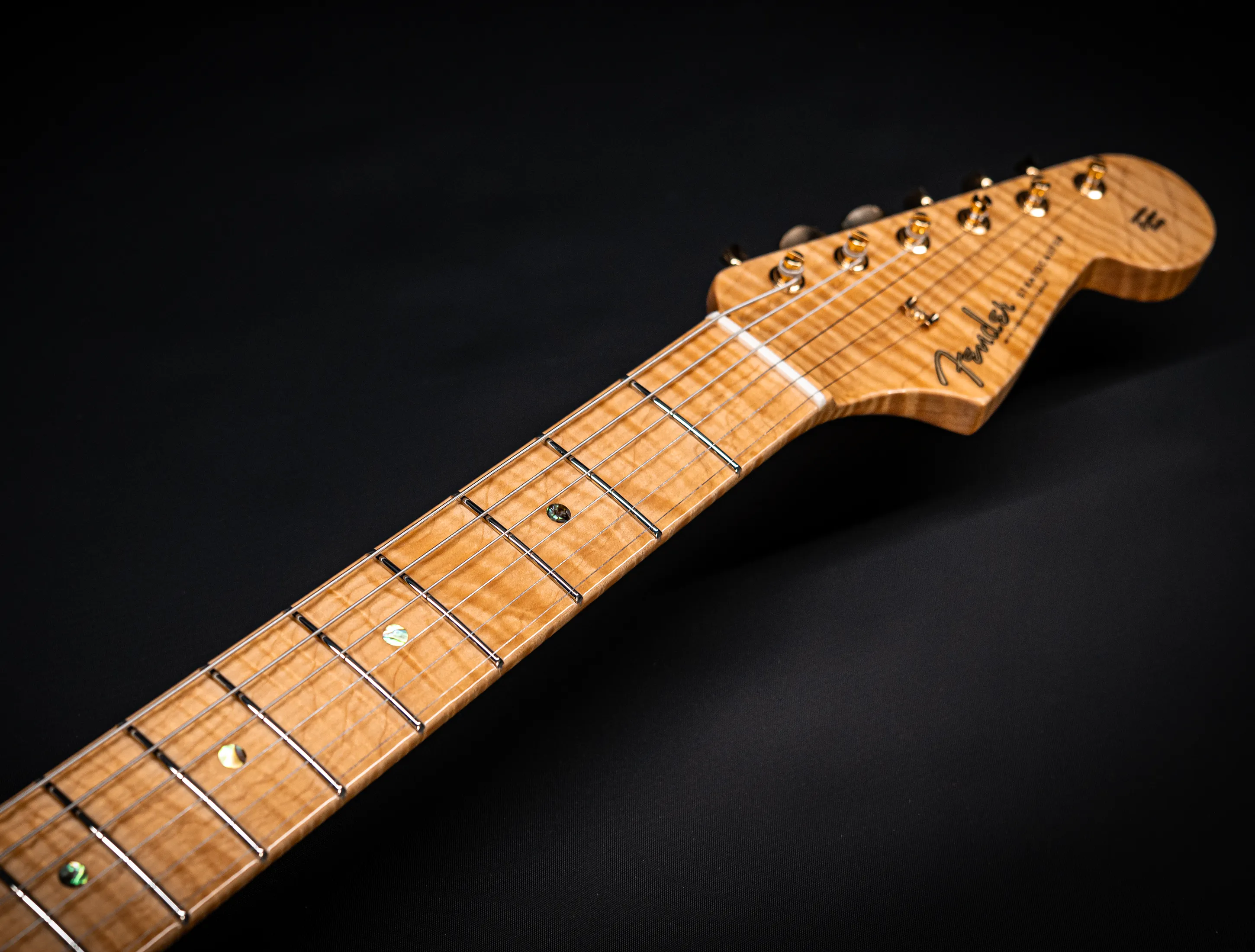 a165100 Fender 70th Anniversary Limited Stratocaster NOS Flame AAAA Neck - Sunburst