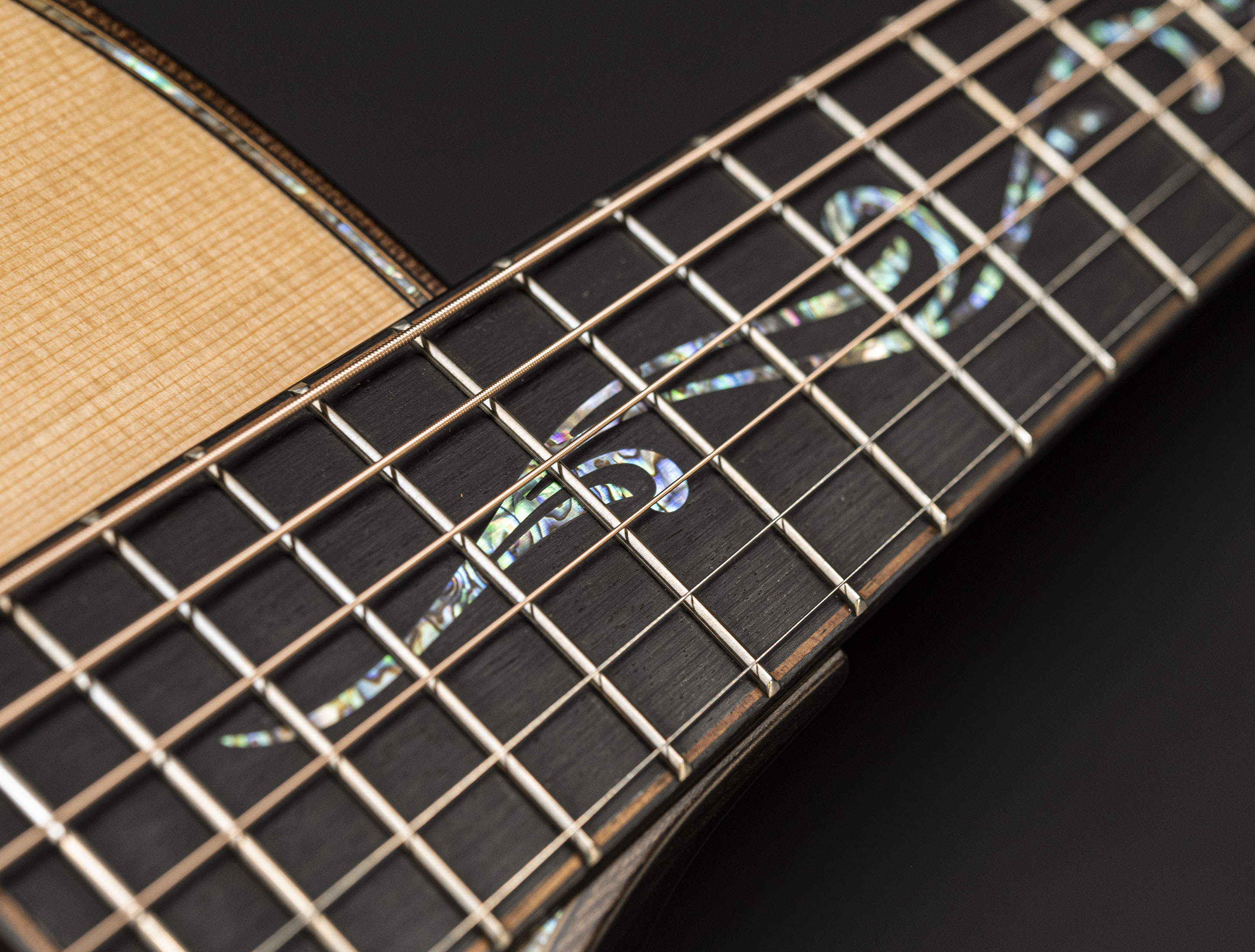 Galerie anzeigen (25 Bilder) a116915-taylor-builders-edition-k14ce-be-koa